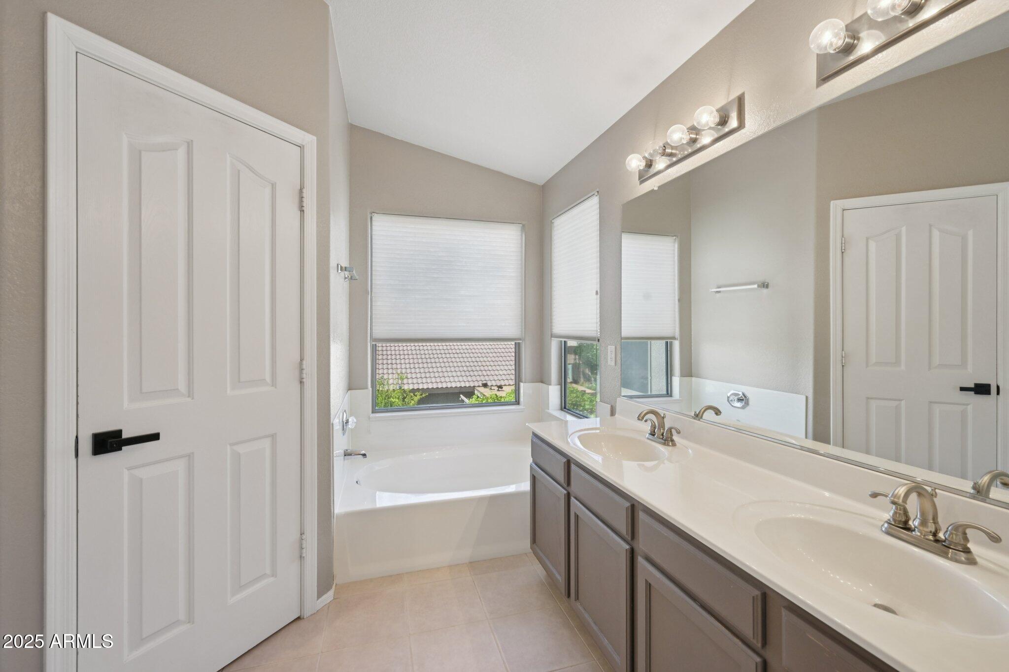 6616 W PRICKLY PEAR Trail