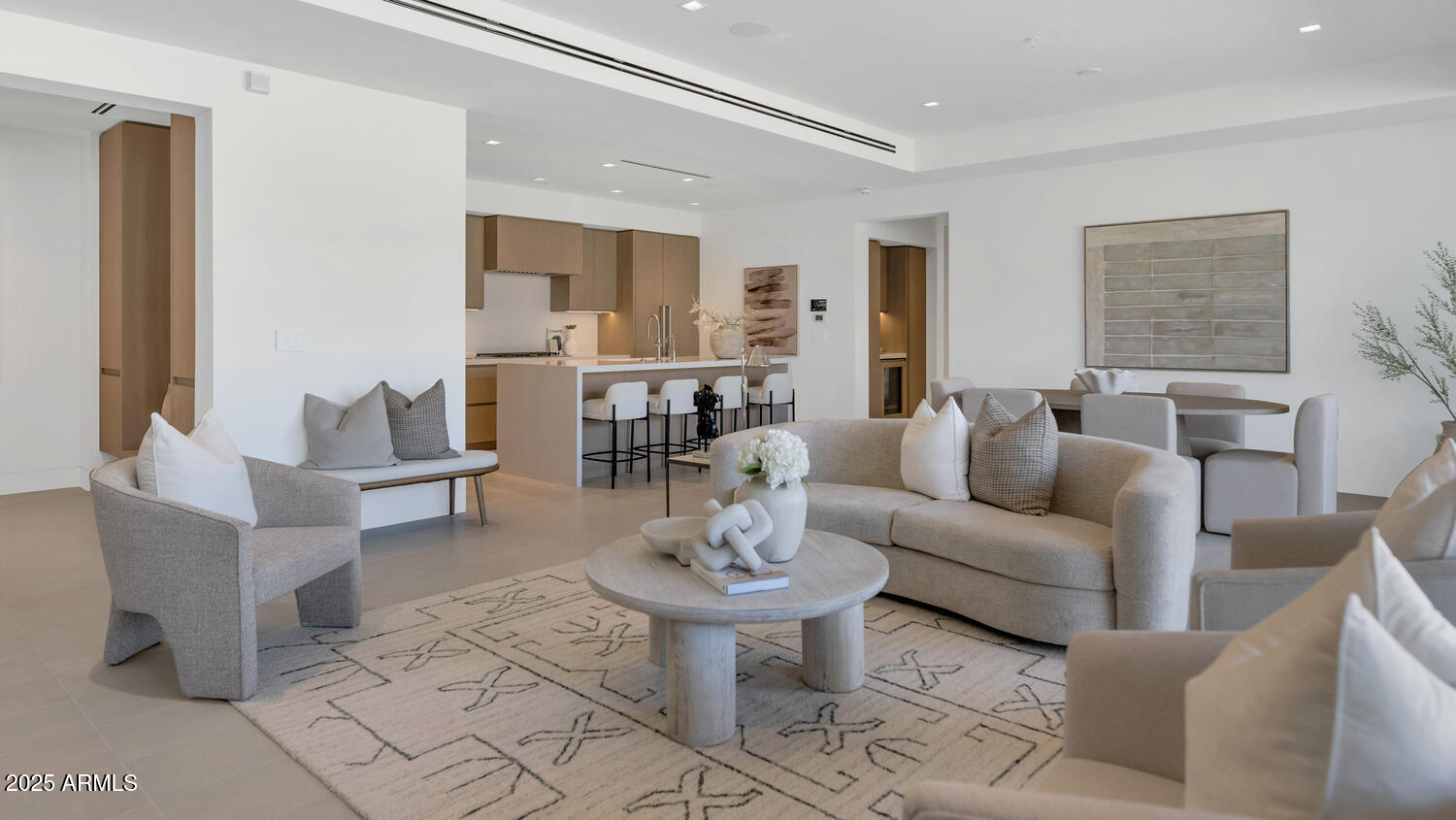 6587 N PALMERAIE Boulevard, 2007