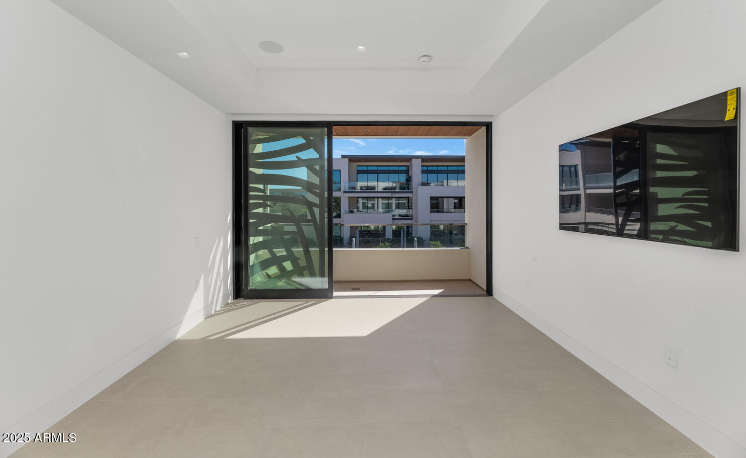 6587 N PALMERAIE Boulevard, 2007