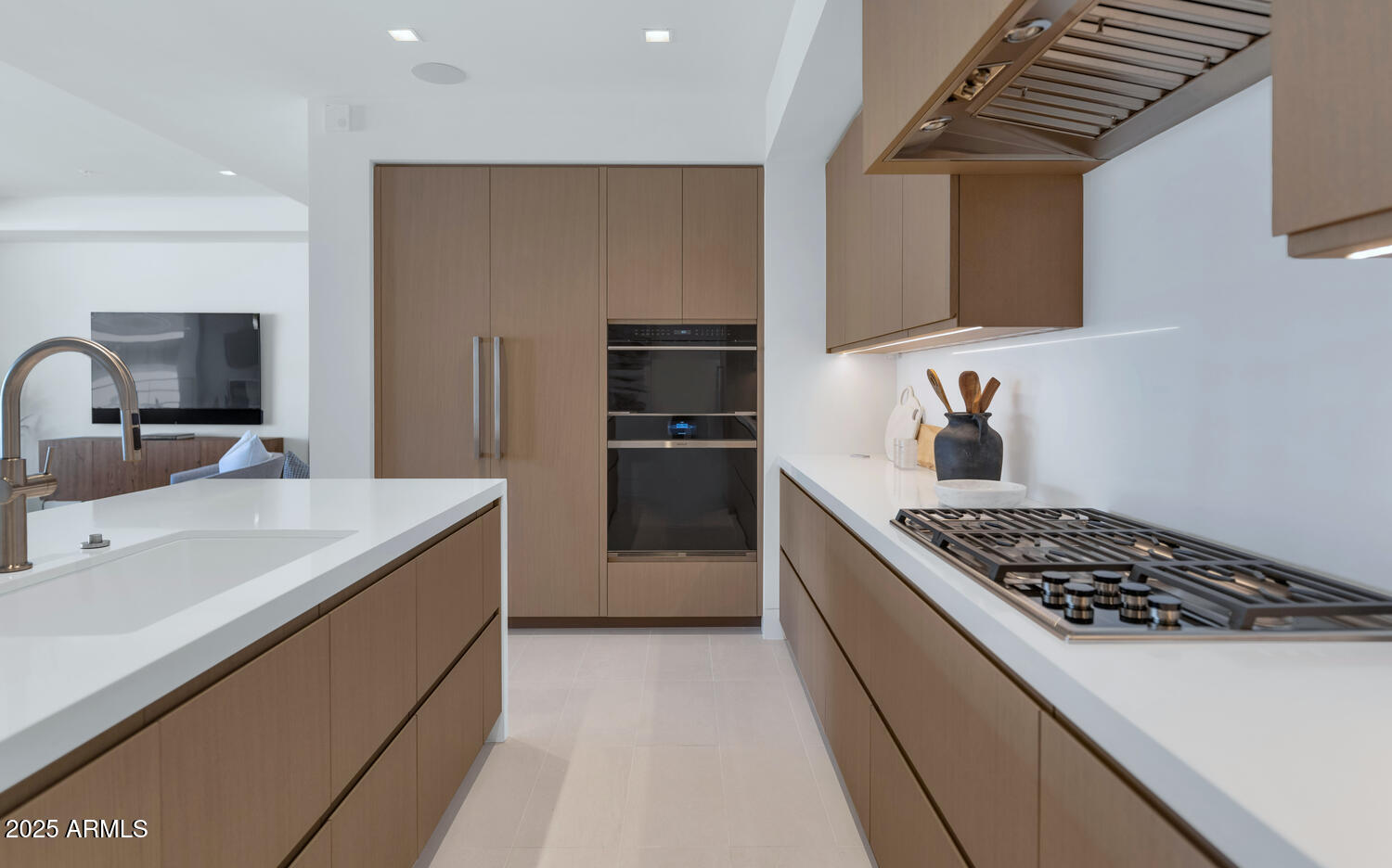 6587 N PALMERAIE Boulevard, 2007