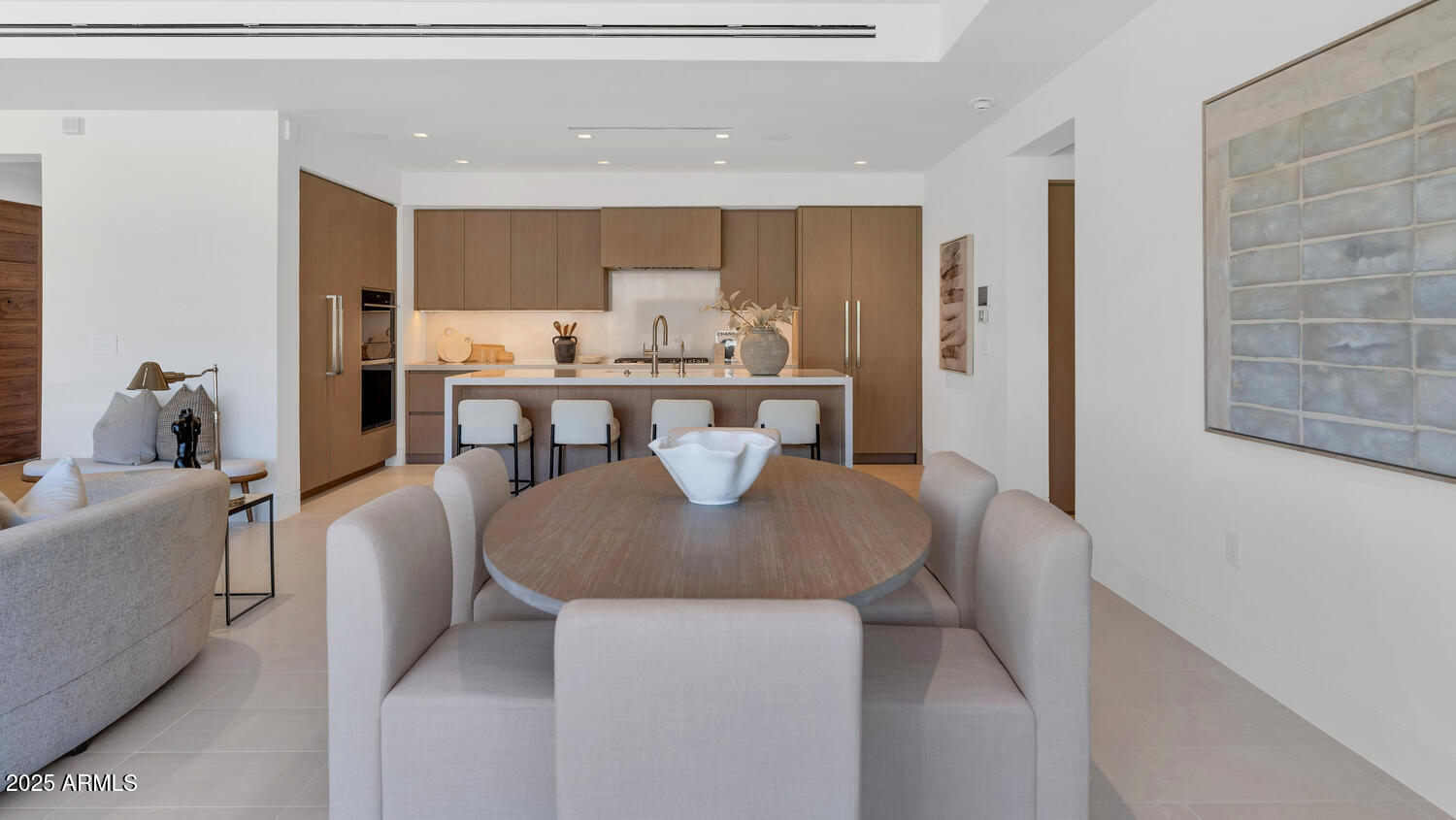 6587 N PALMERAIE Boulevard, 2007