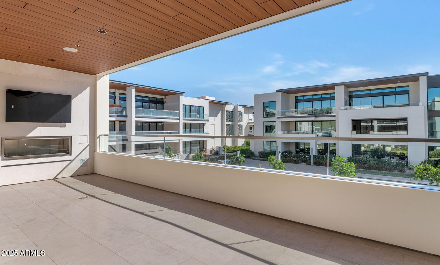 6587 N PALMERAIE Boulevard, 2007