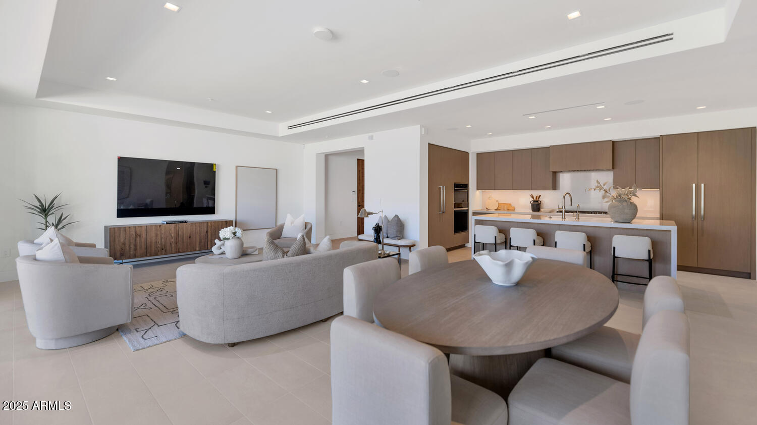 6587 N PALMERAIE Boulevard, 2007