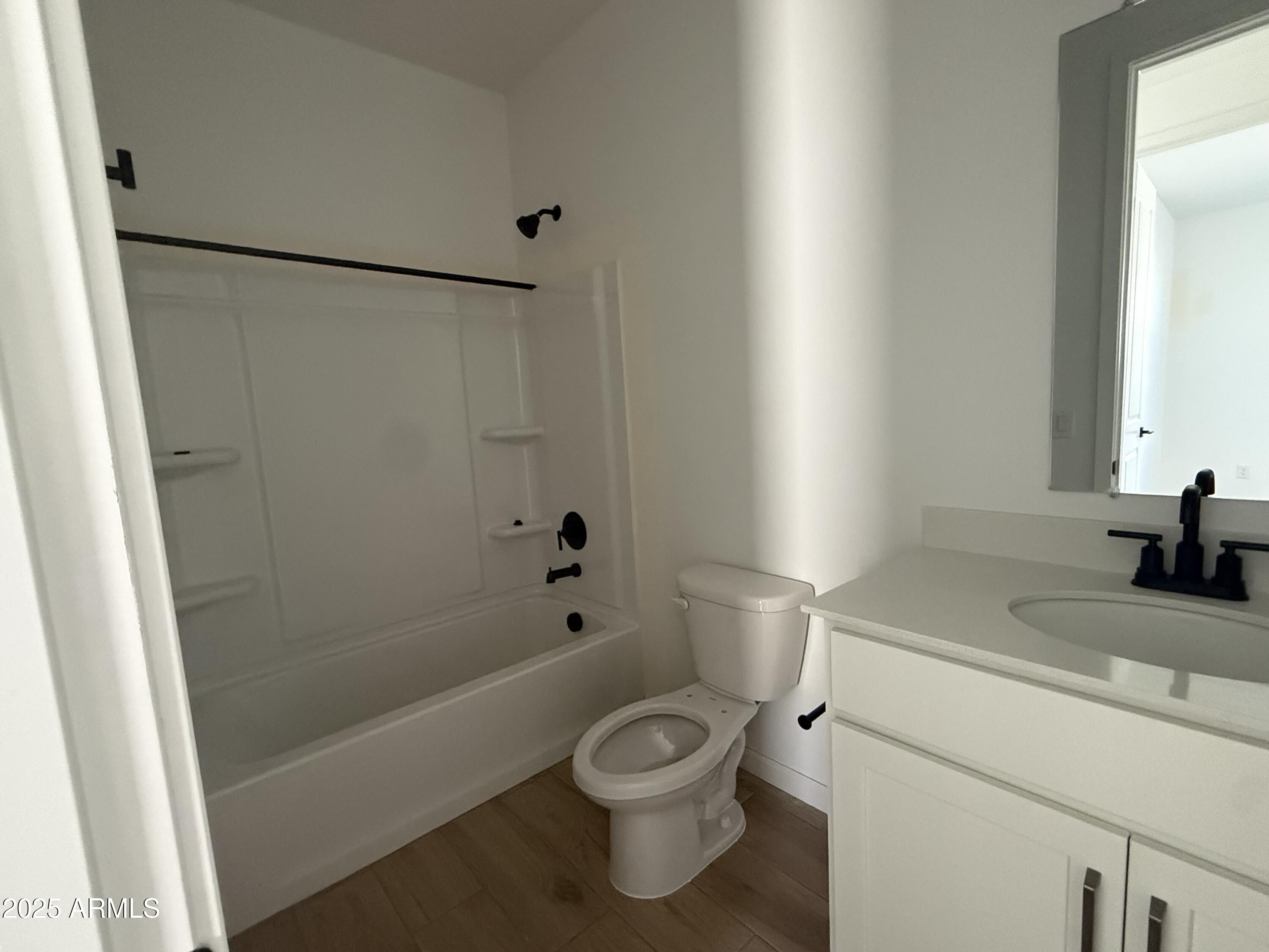 9620 W TAMARISK Avenue