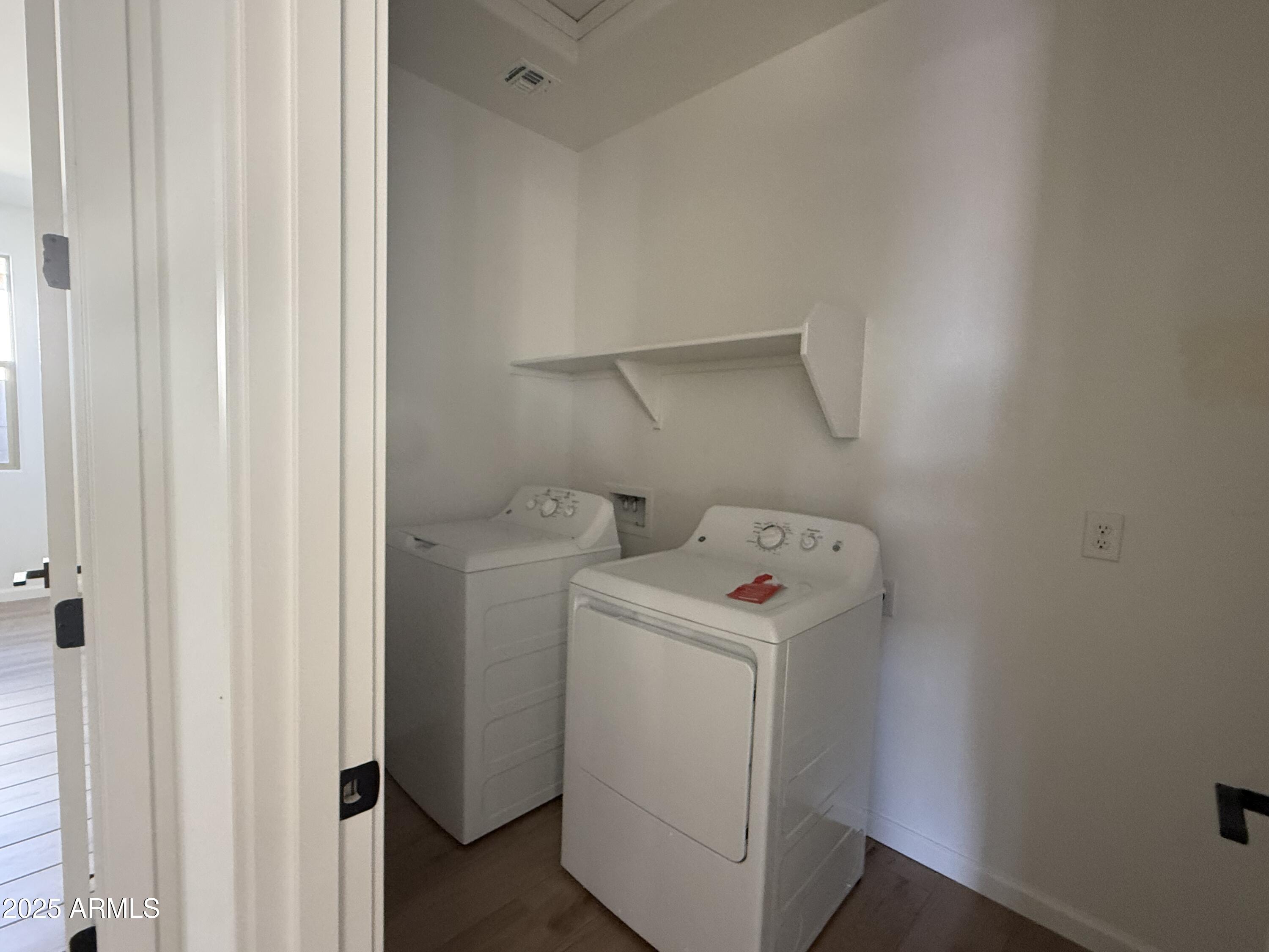 9620 W TAMARISK Avenue