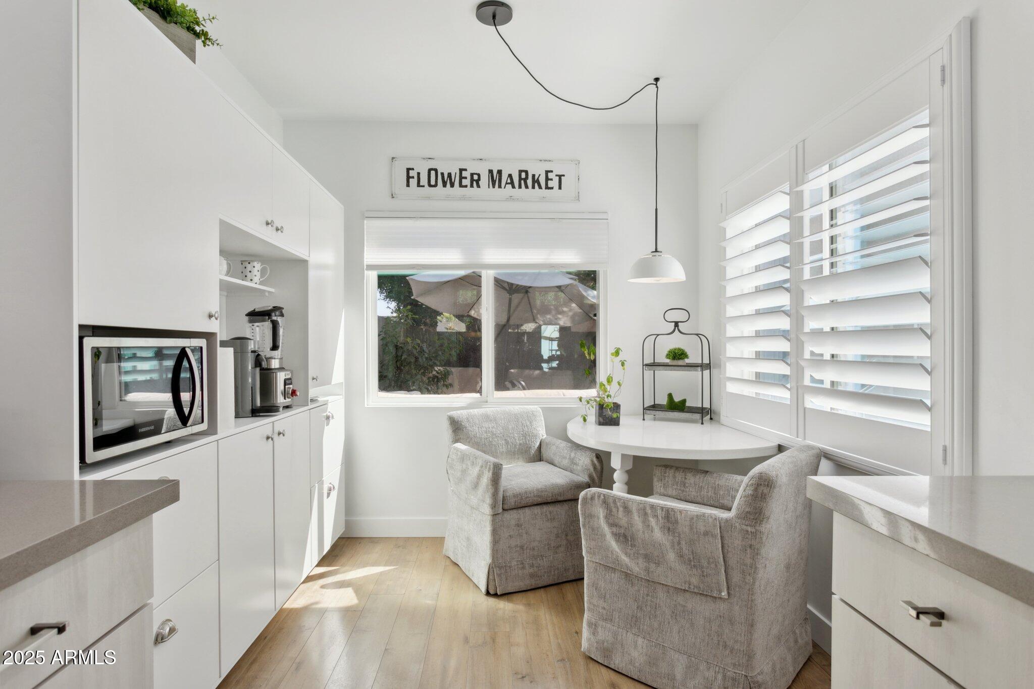 216 W Winged Foot Road