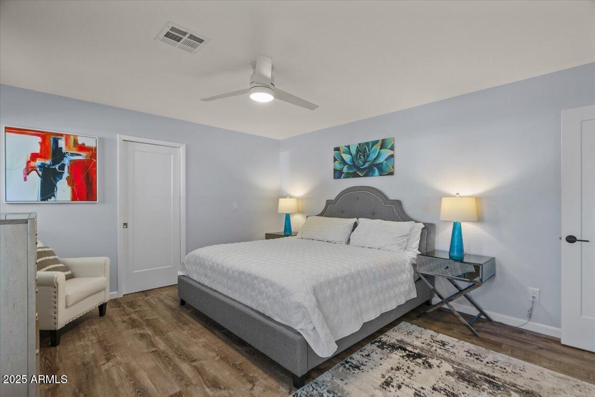 8337 E MINNEZONA Avenue