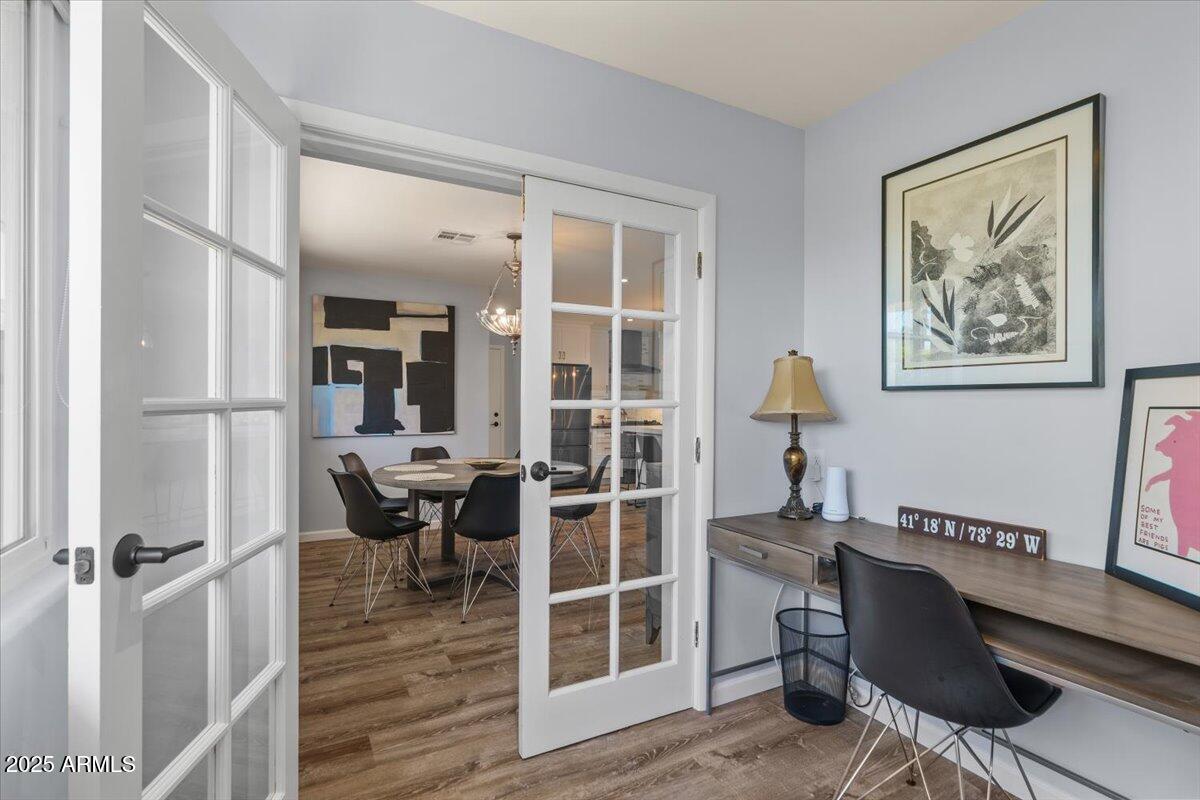 8337 E MINNEZONA Avenue