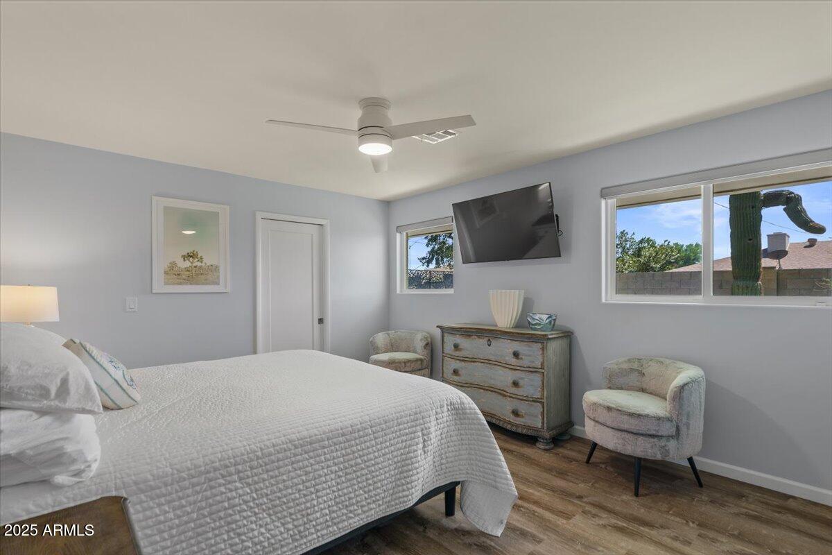 8337 E MINNEZONA Avenue