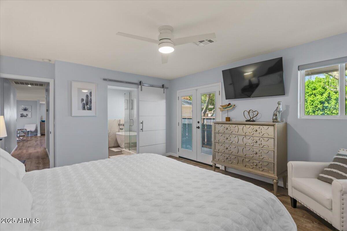 8337 E MINNEZONA Avenue