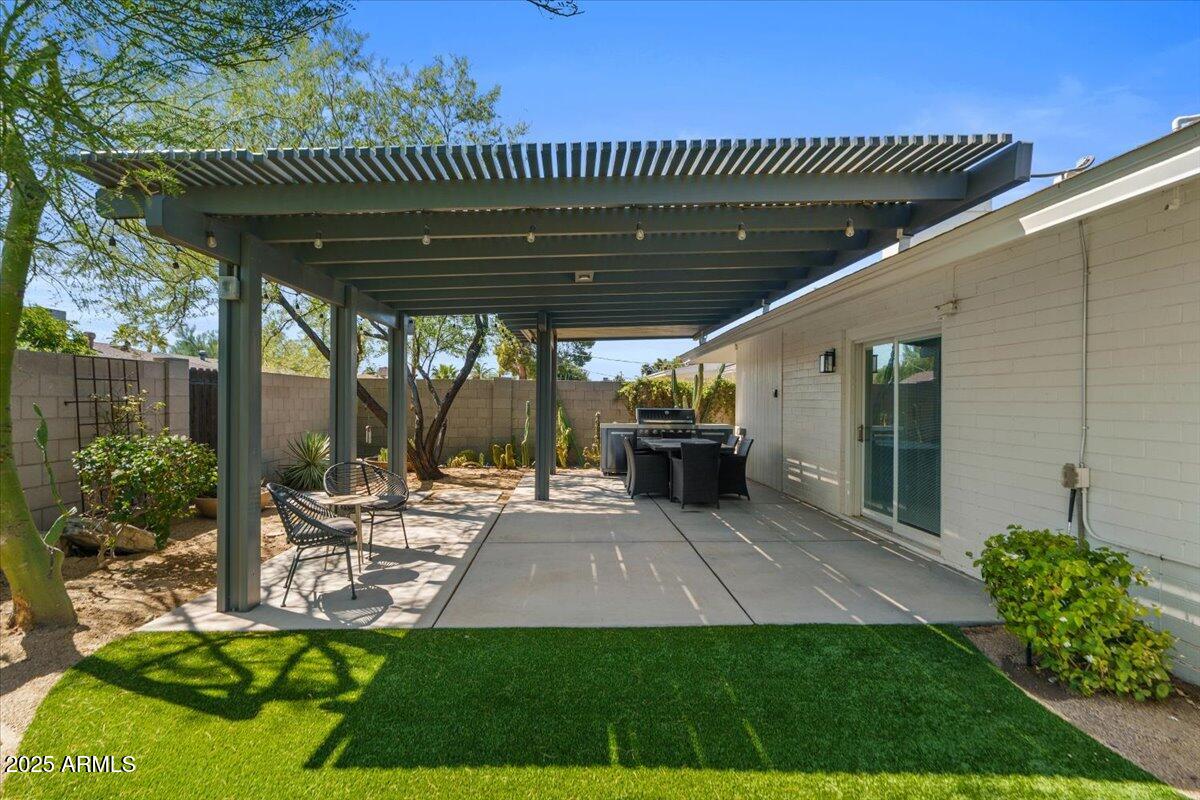 8337 E MINNEZONA Avenue