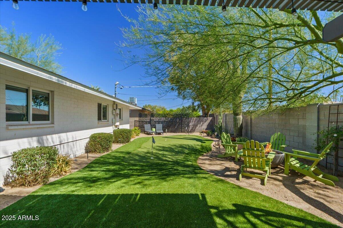 8337 E MINNEZONA Avenue