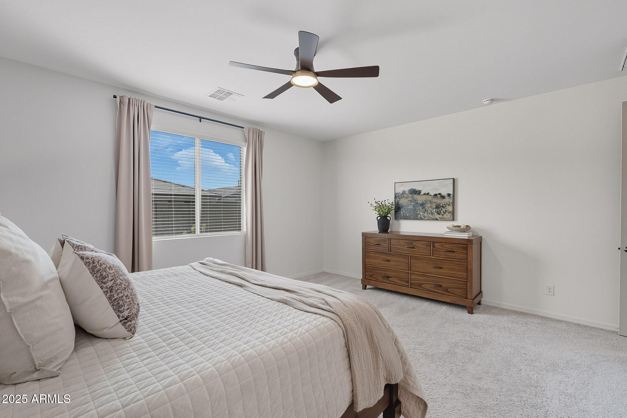 11449 E UNITY Avenue