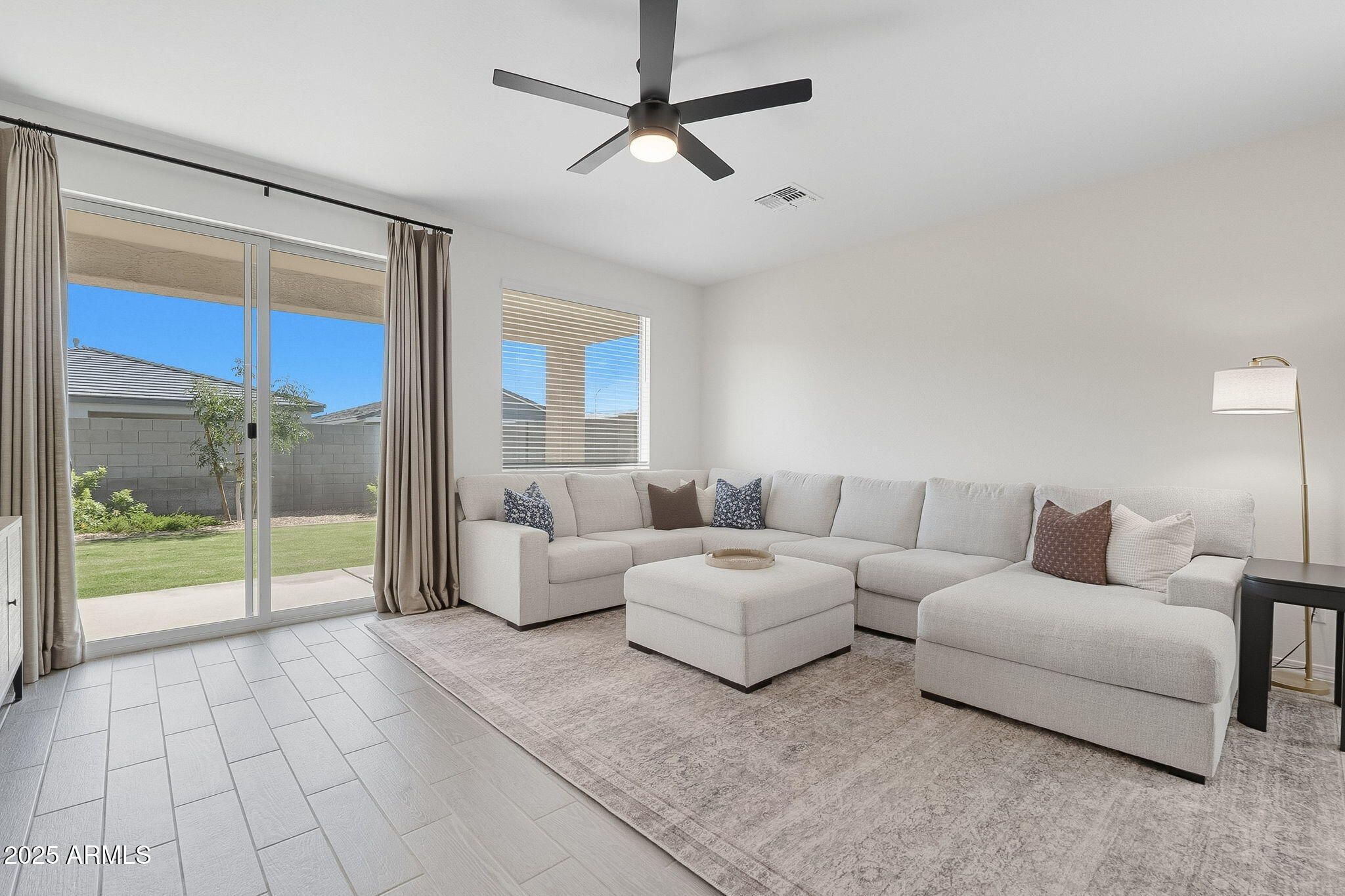 11449 E UNITY Avenue