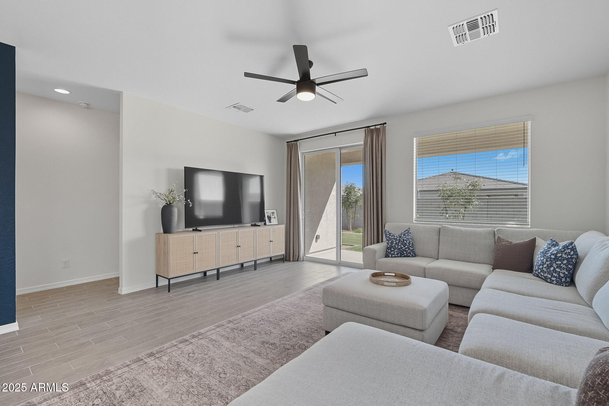 11449 E UNITY Avenue