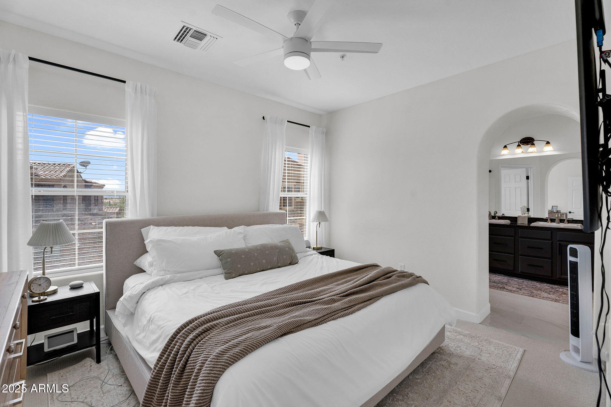 3935 E ROUGH RIDER Road, 1057