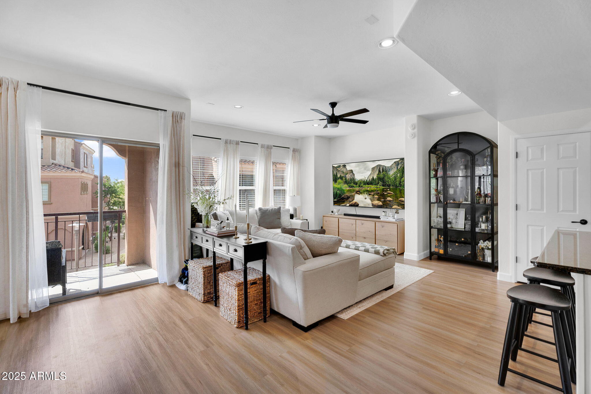 3935 E ROUGH RIDER Road, 1057