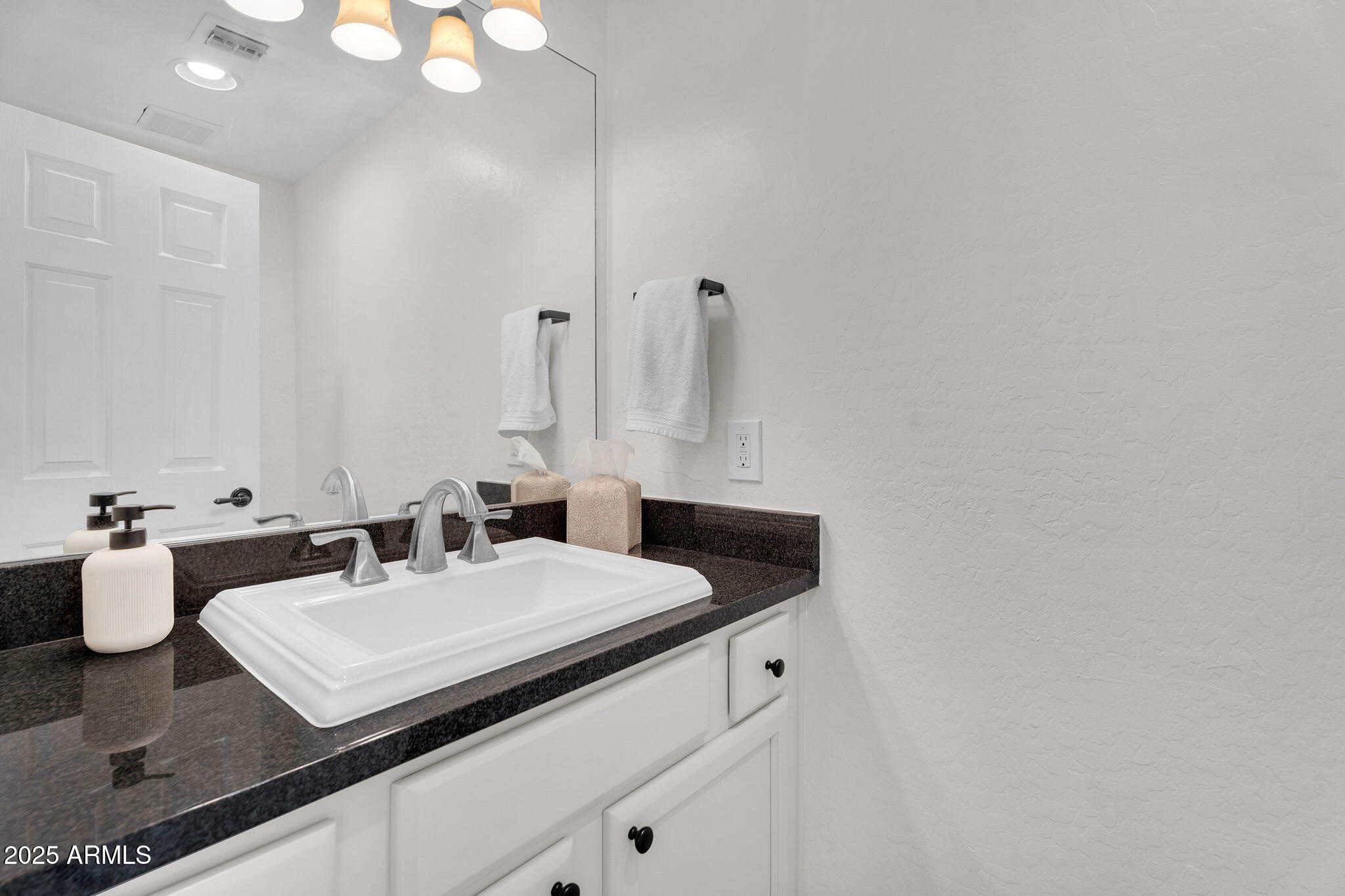 3935 E ROUGH RIDER Road, 1057