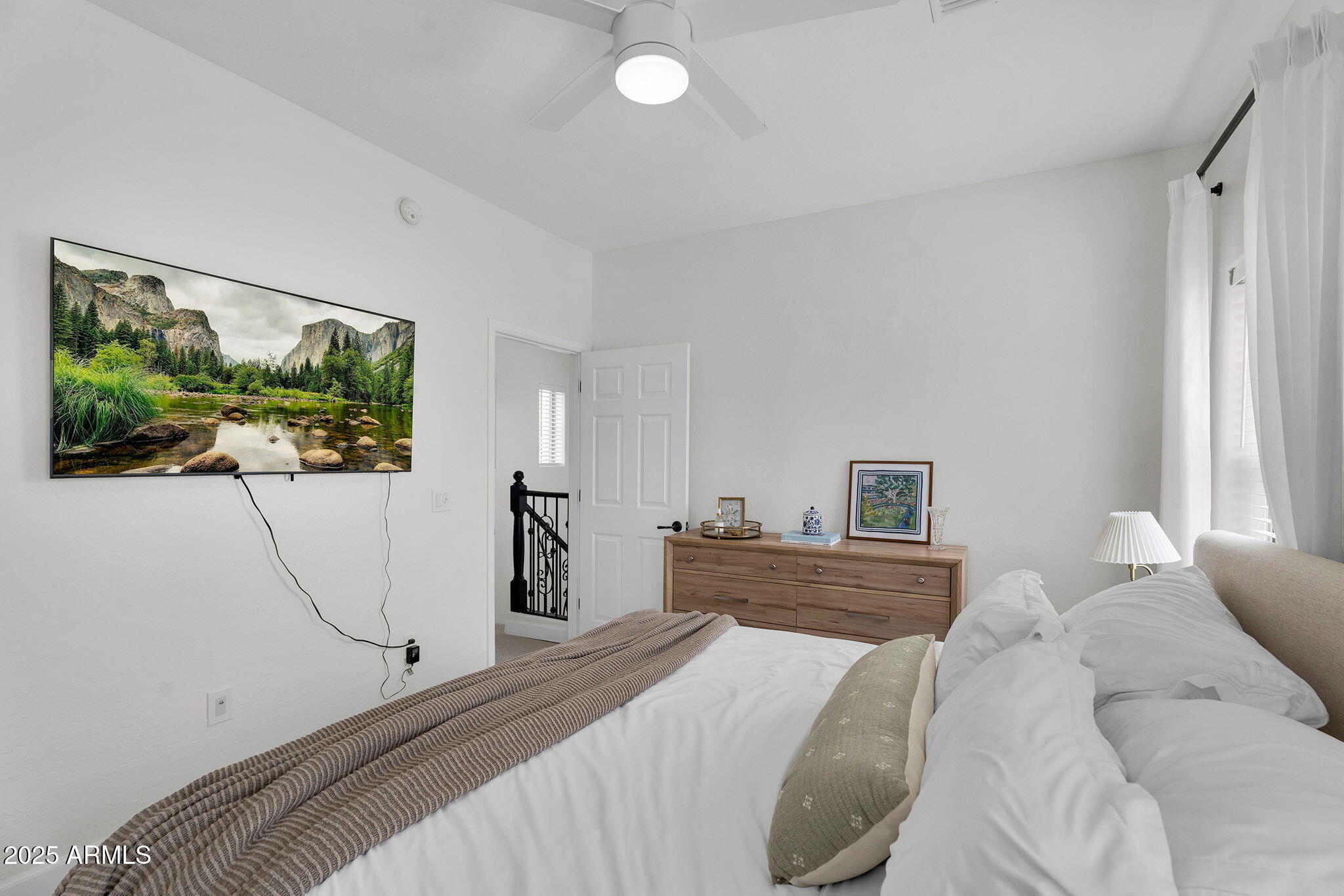 3935 E ROUGH RIDER Road, 1057