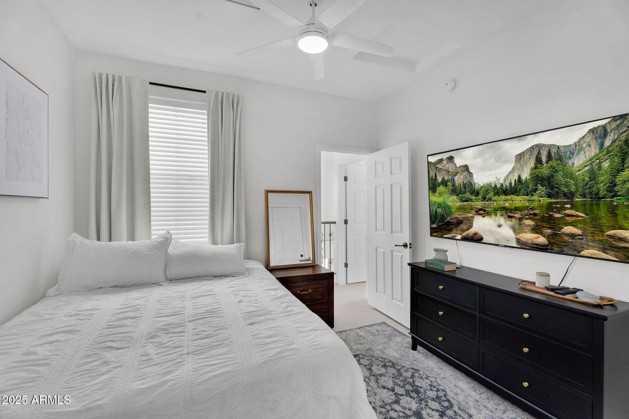 3935 E ROUGH RIDER Road, 1057