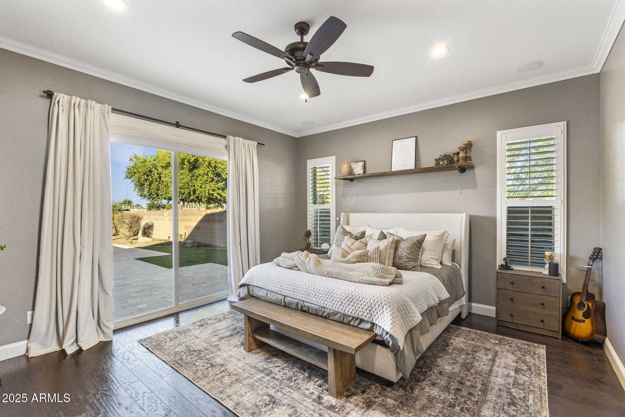 1130 E CLIFTON Court