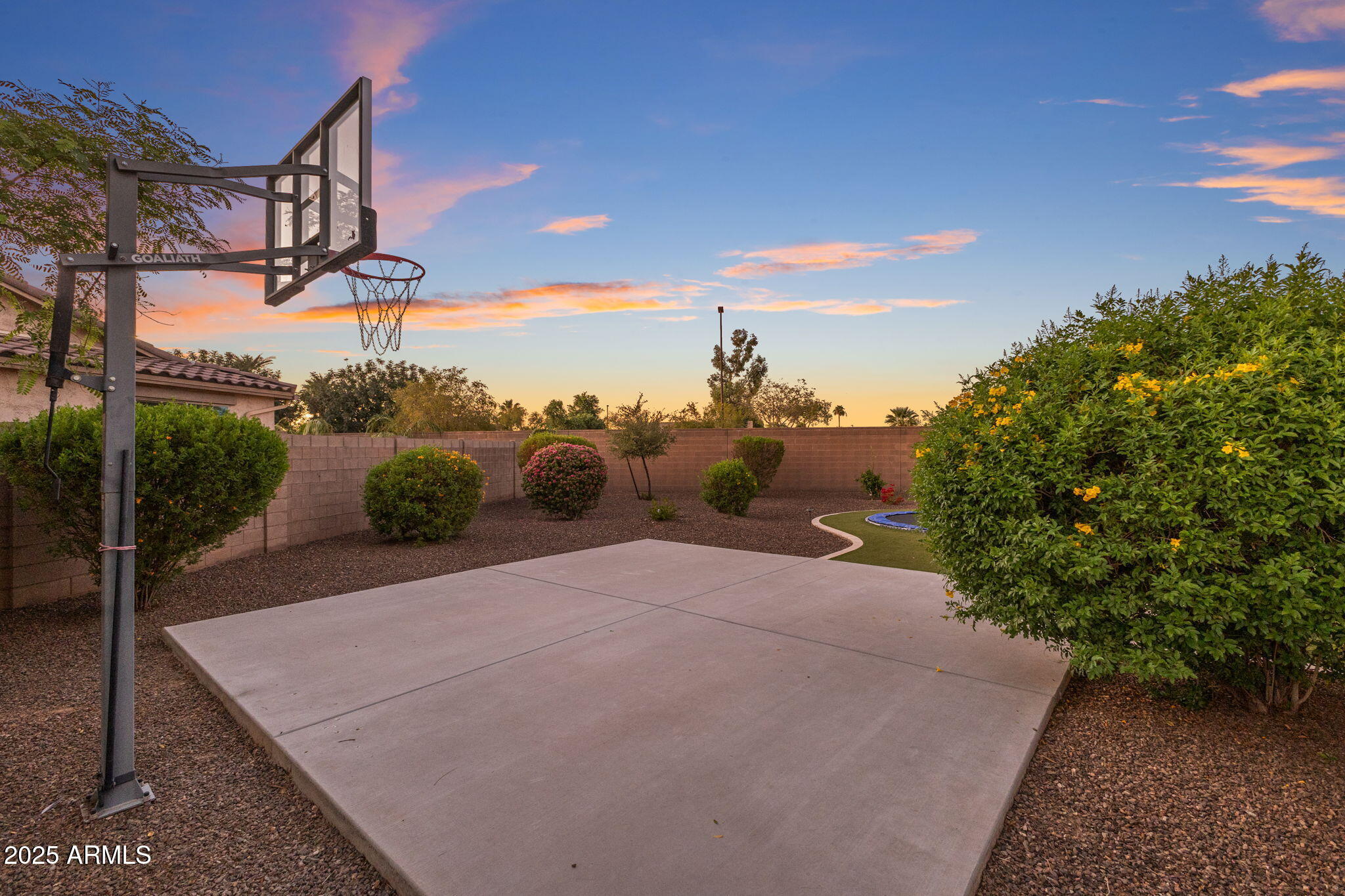 1130 E CLIFTON Court