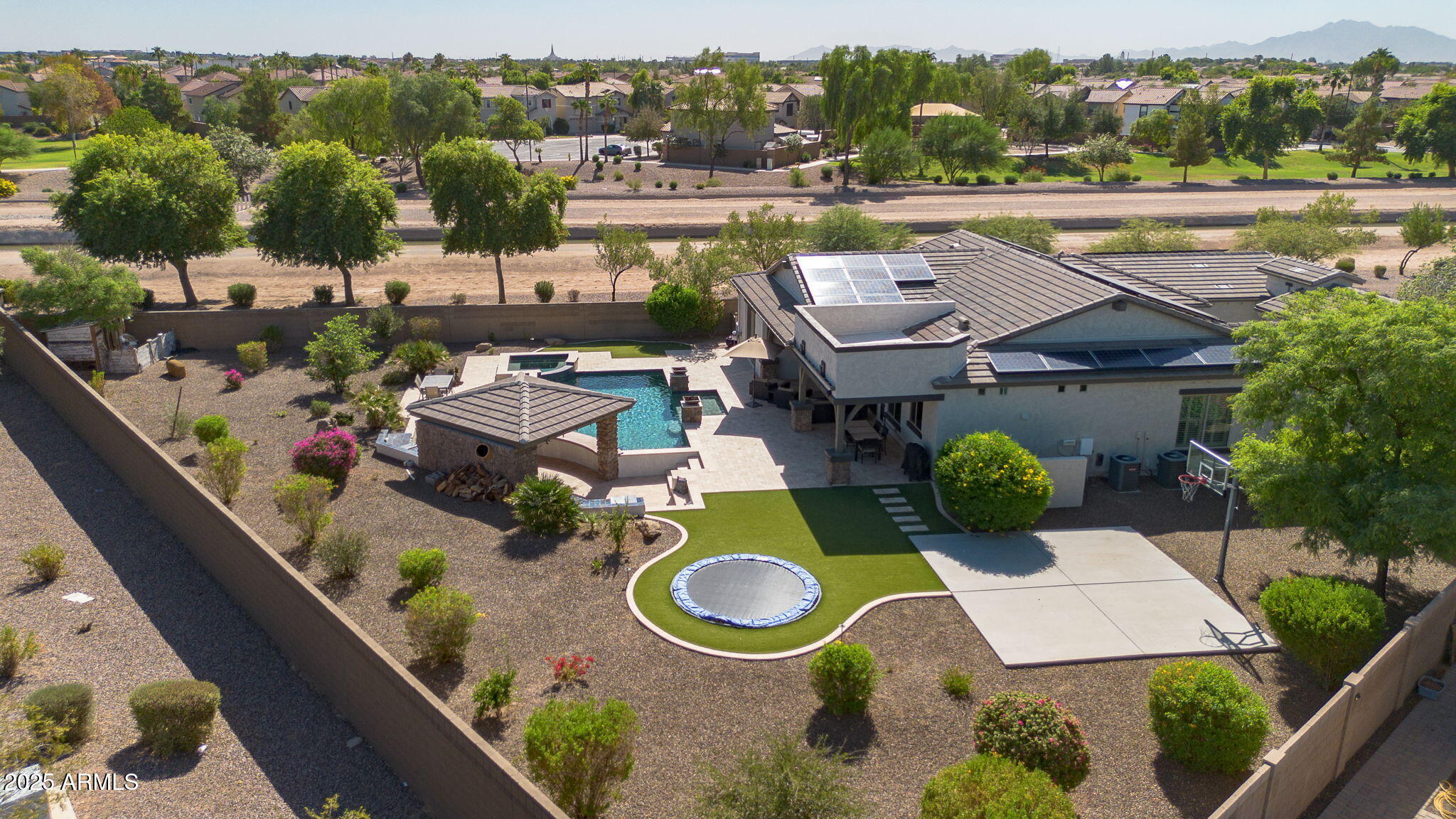 1130 E CLIFTON Court