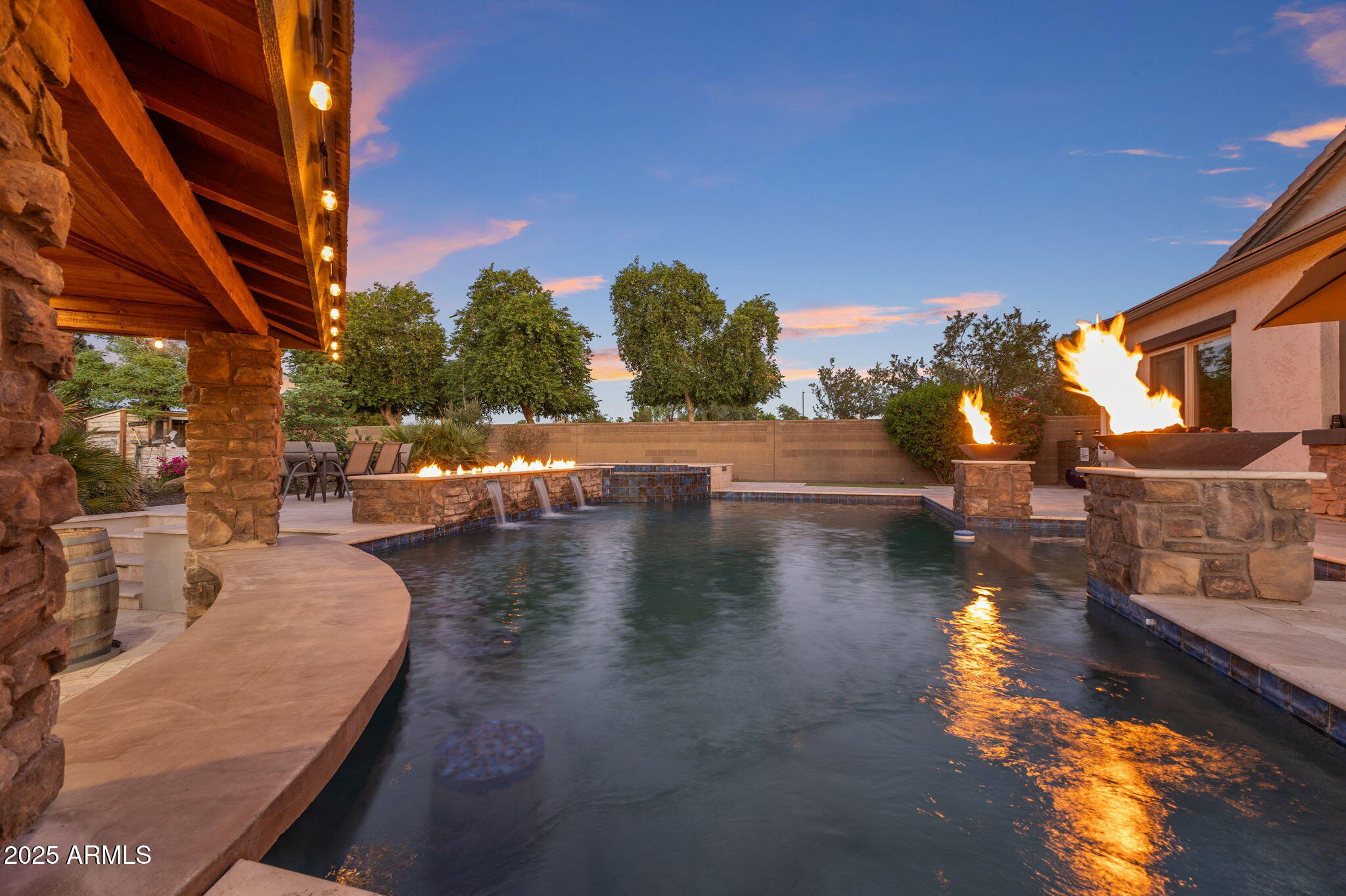 1130 E CLIFTON Court