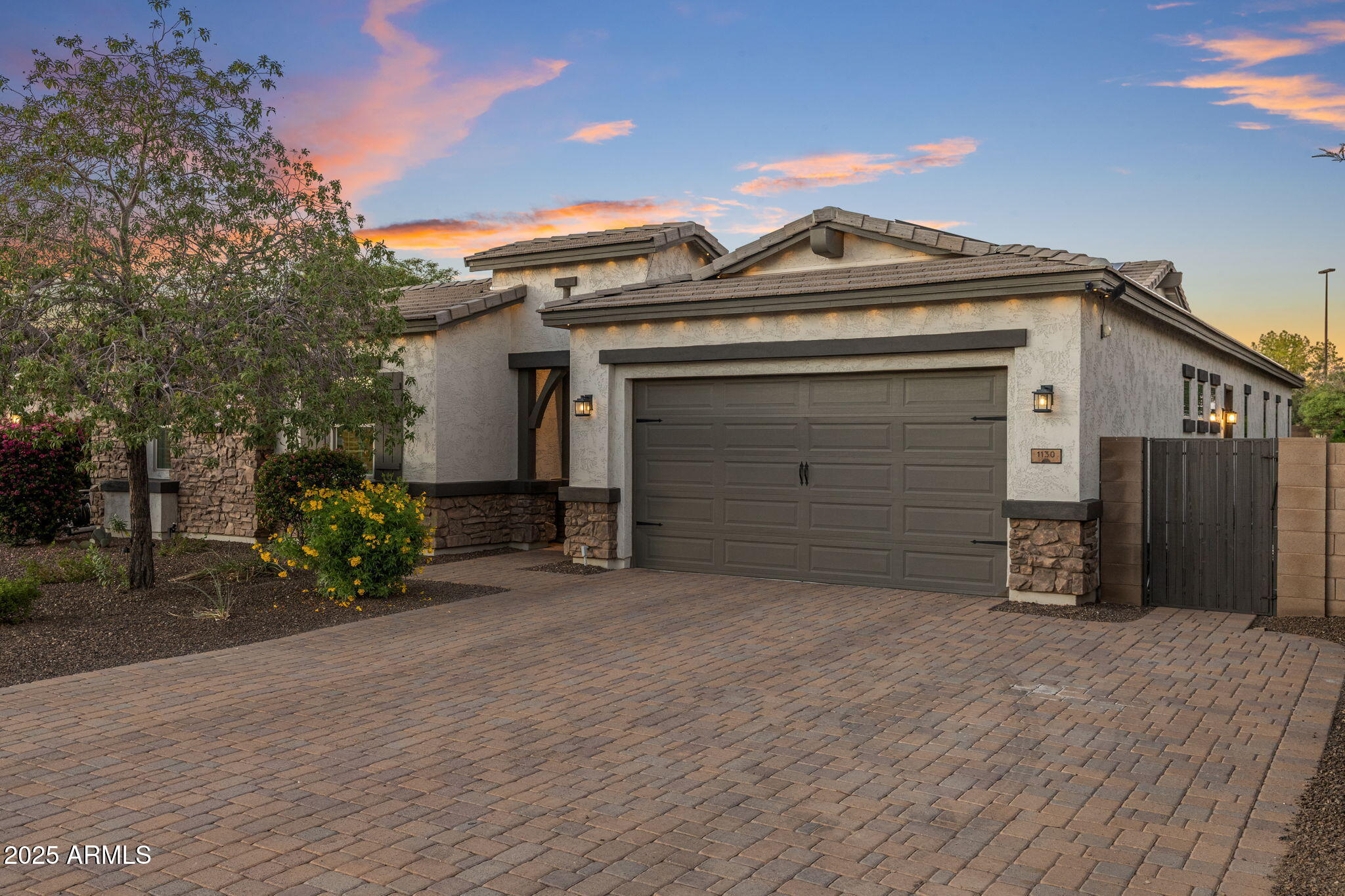 1130 E CLIFTON Court