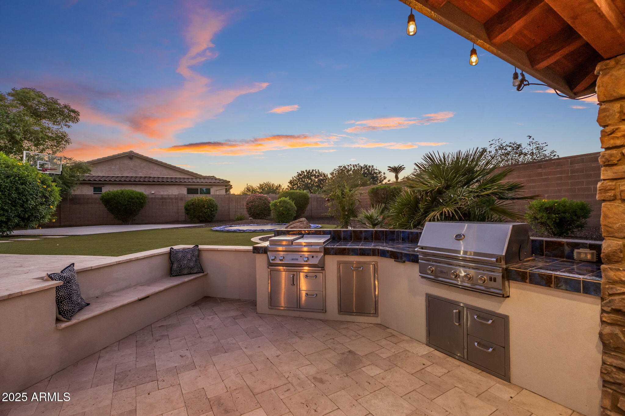 1130 E CLIFTON Court