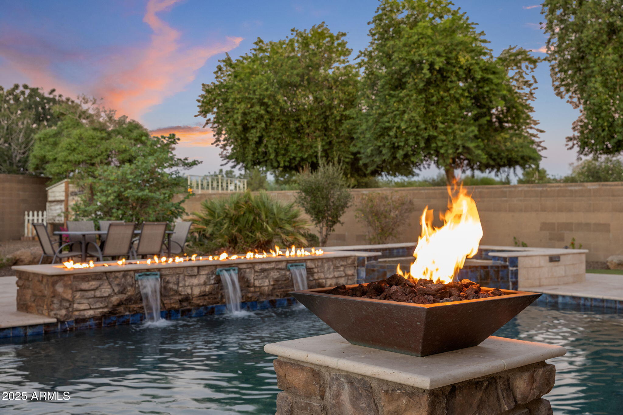 1130 E CLIFTON Court