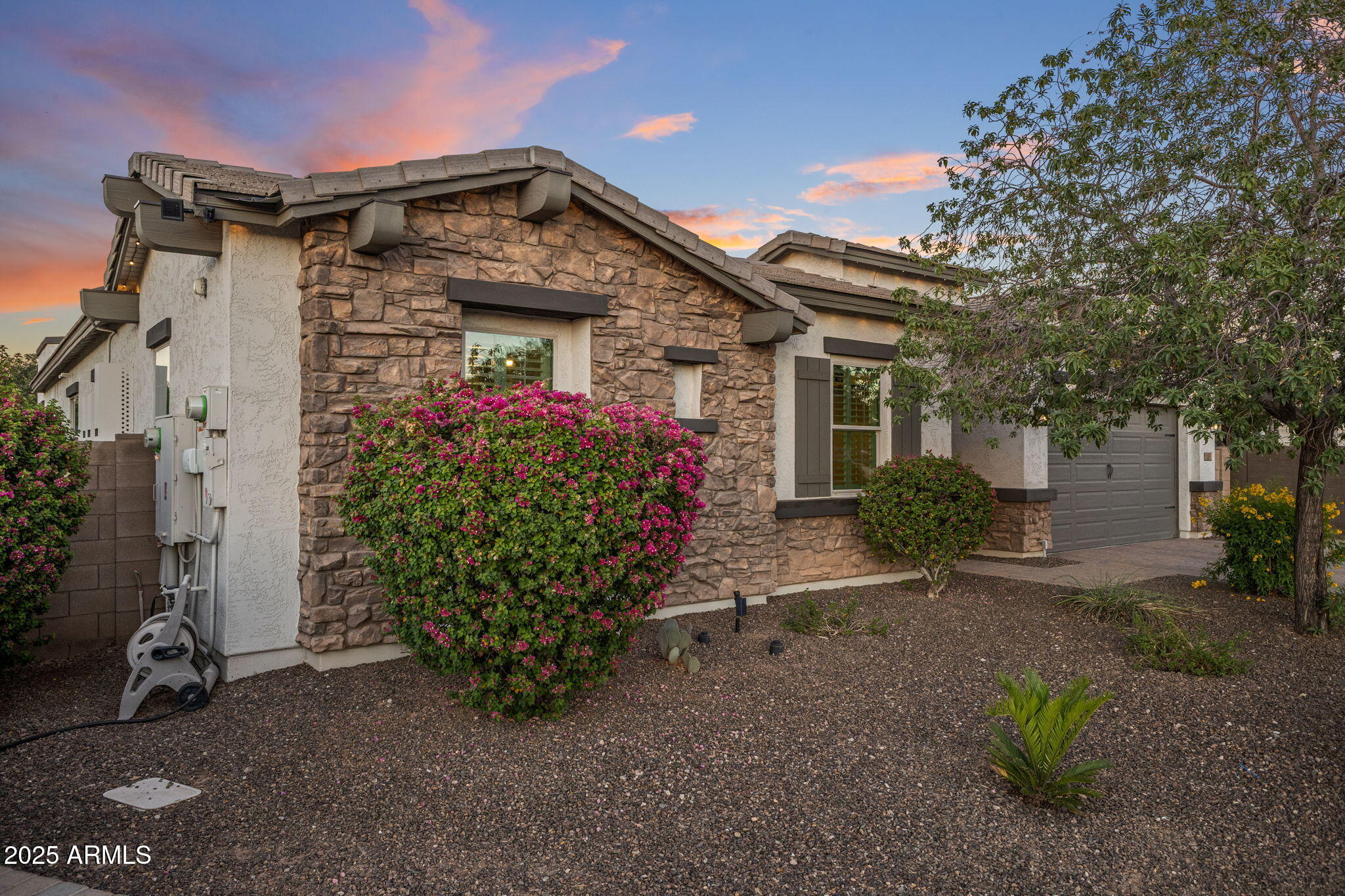 1130 E CLIFTON Court