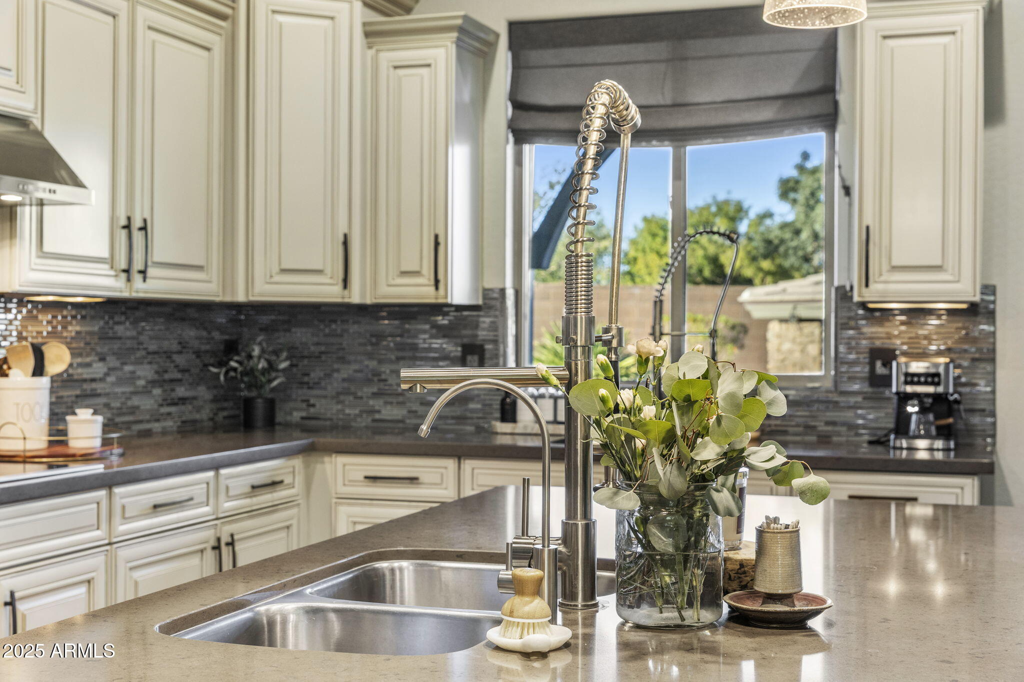 1130 E CLIFTON Court