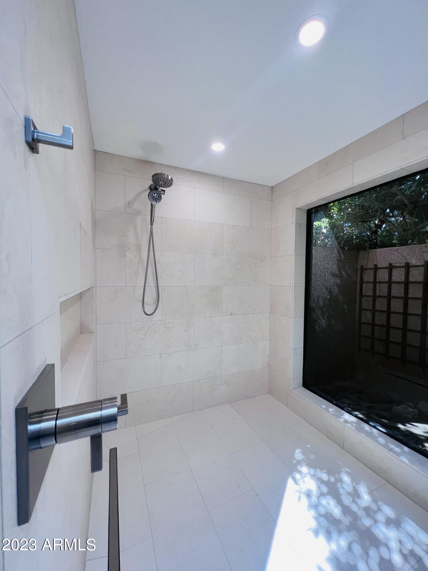 8166 E DEL CADENA Drive