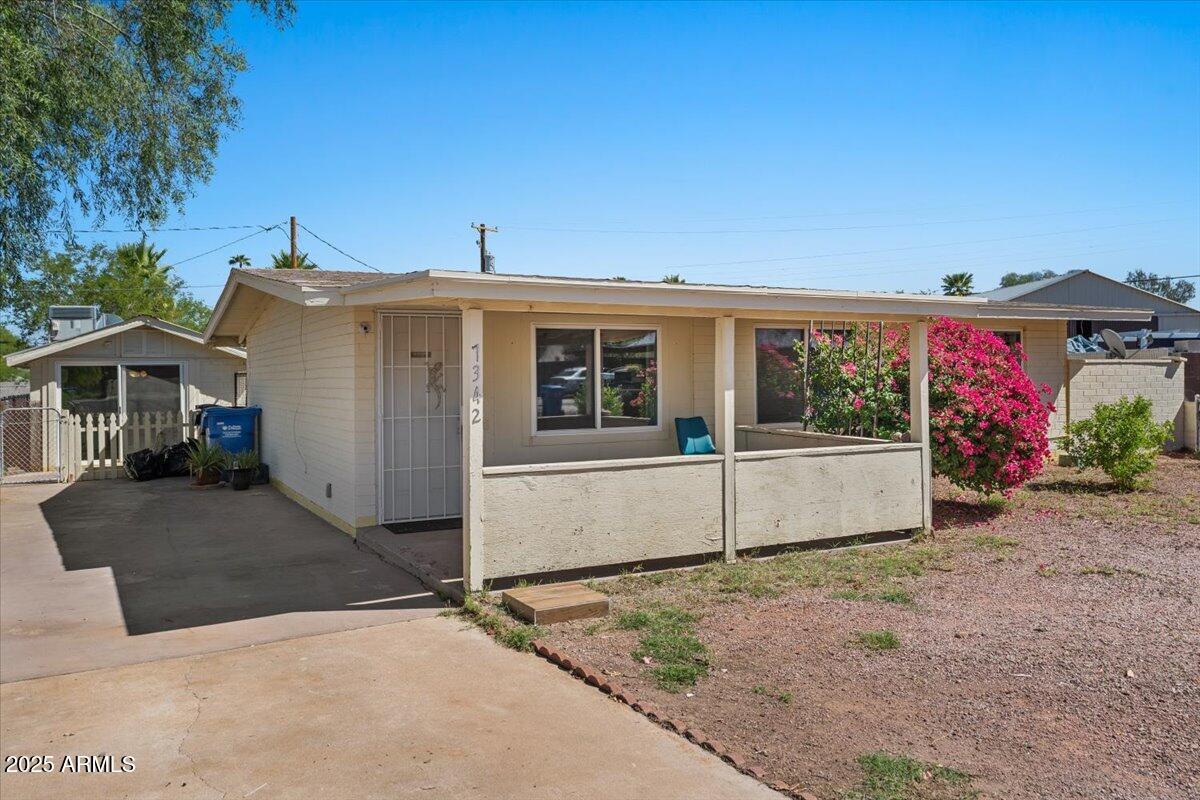 1342 E NANCY Lane