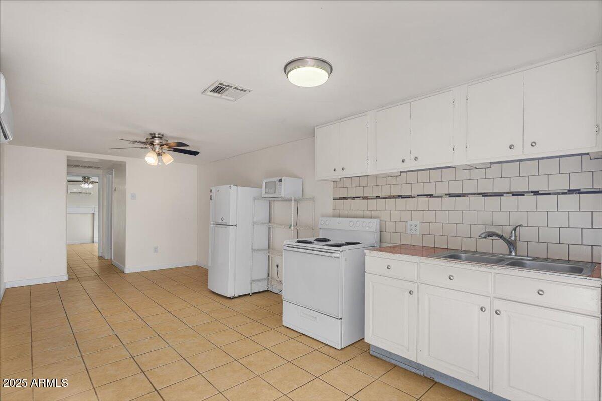 1342 E NANCY Lane