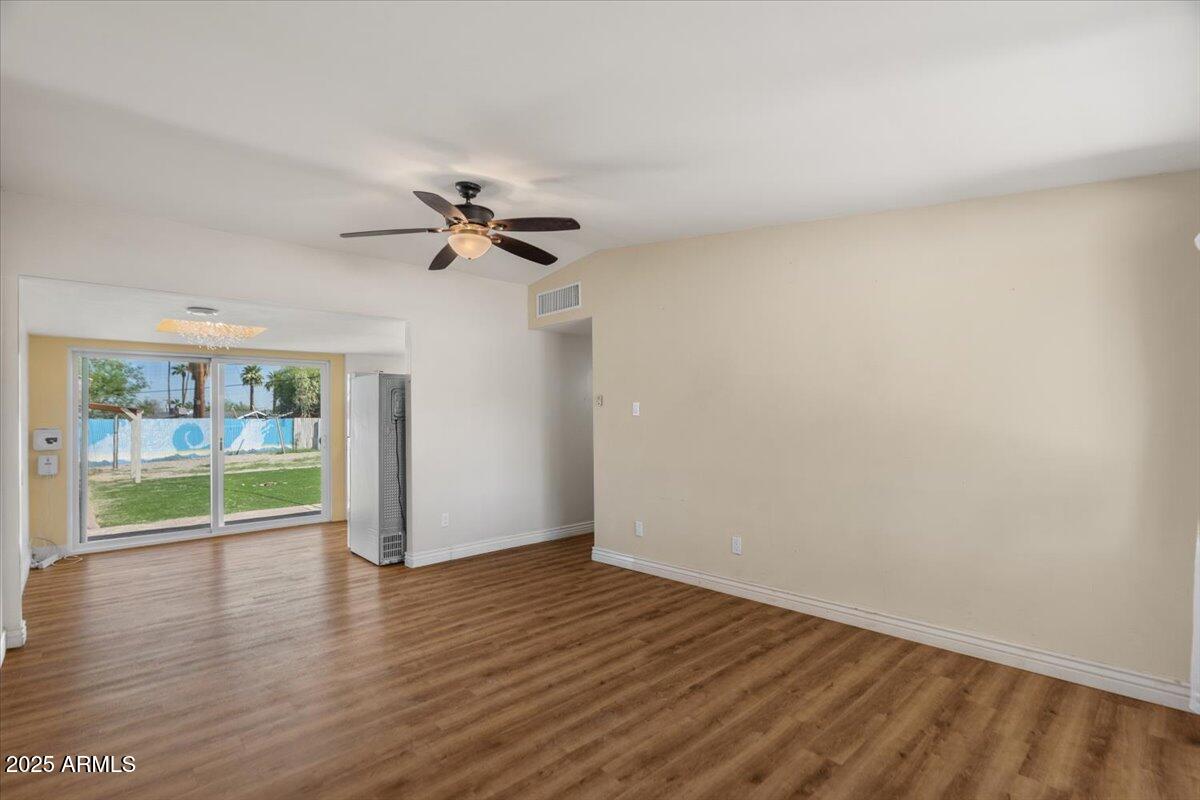 1342 E NANCY Lane
