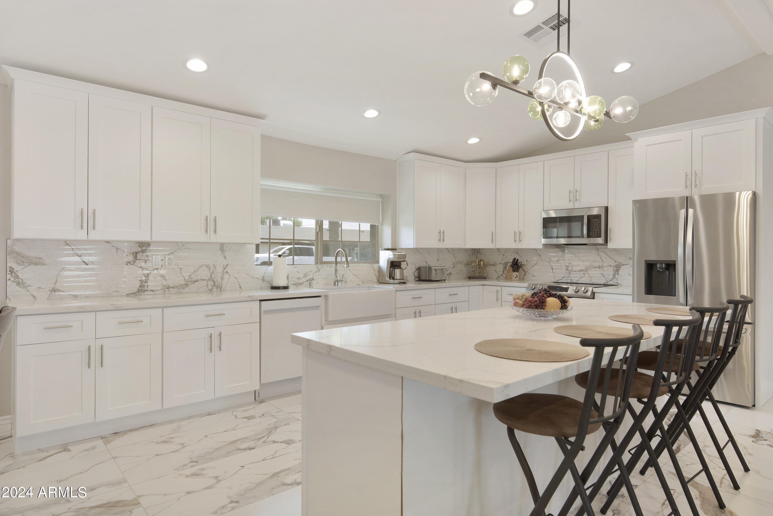 1826 W ORAIBI Drive, Phoenix