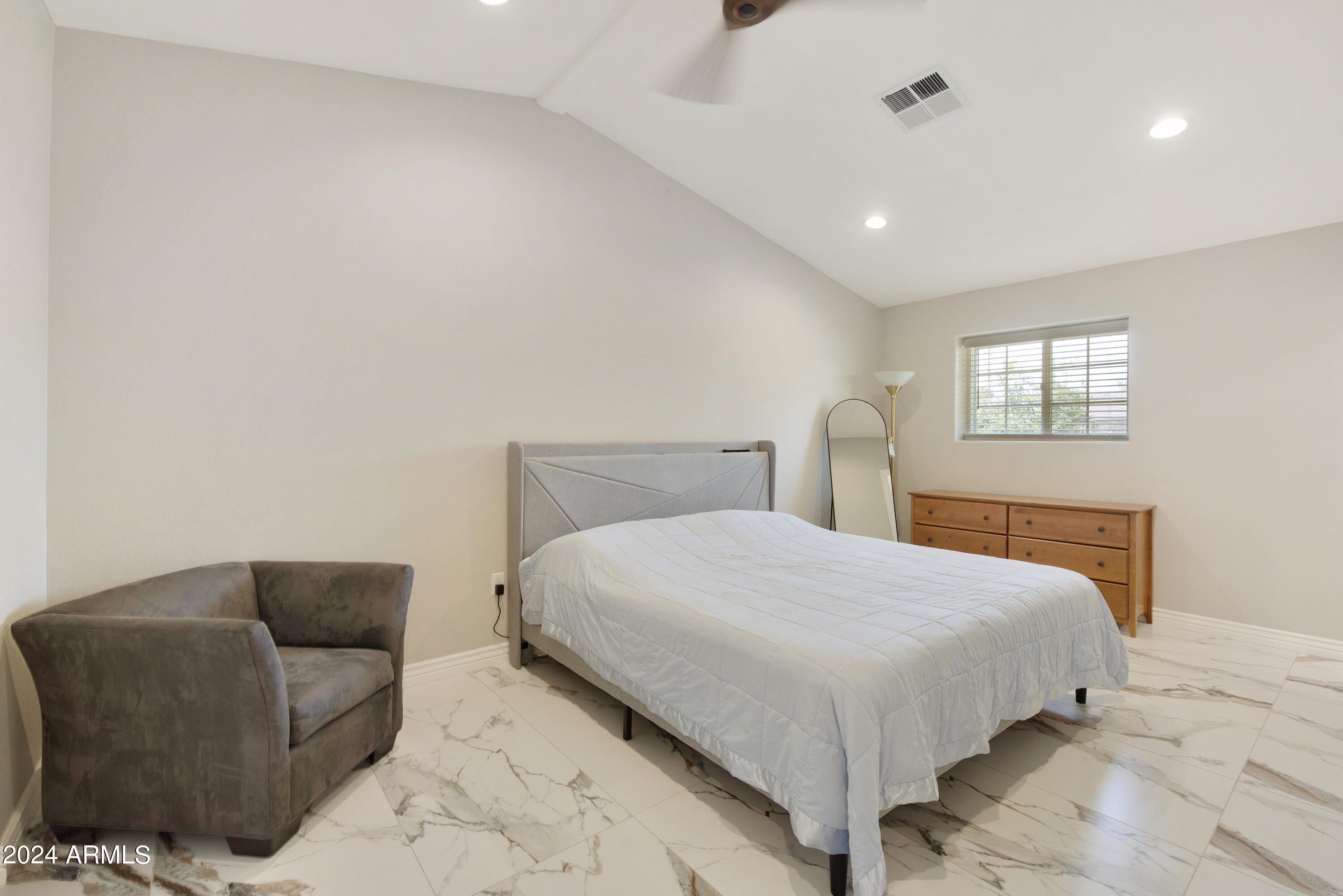 1826 W ORAIBI Drive, Phoenix