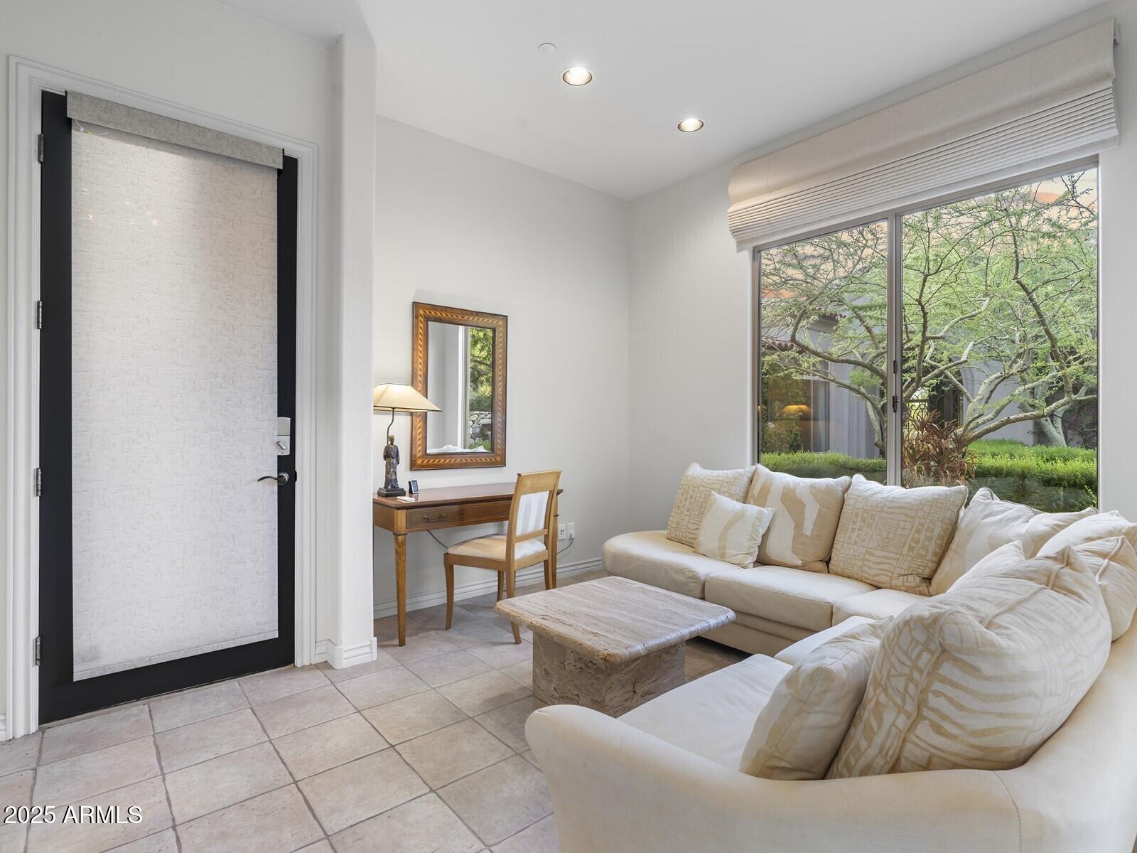 9290 E THOMPSON PEAK Parkway, 142