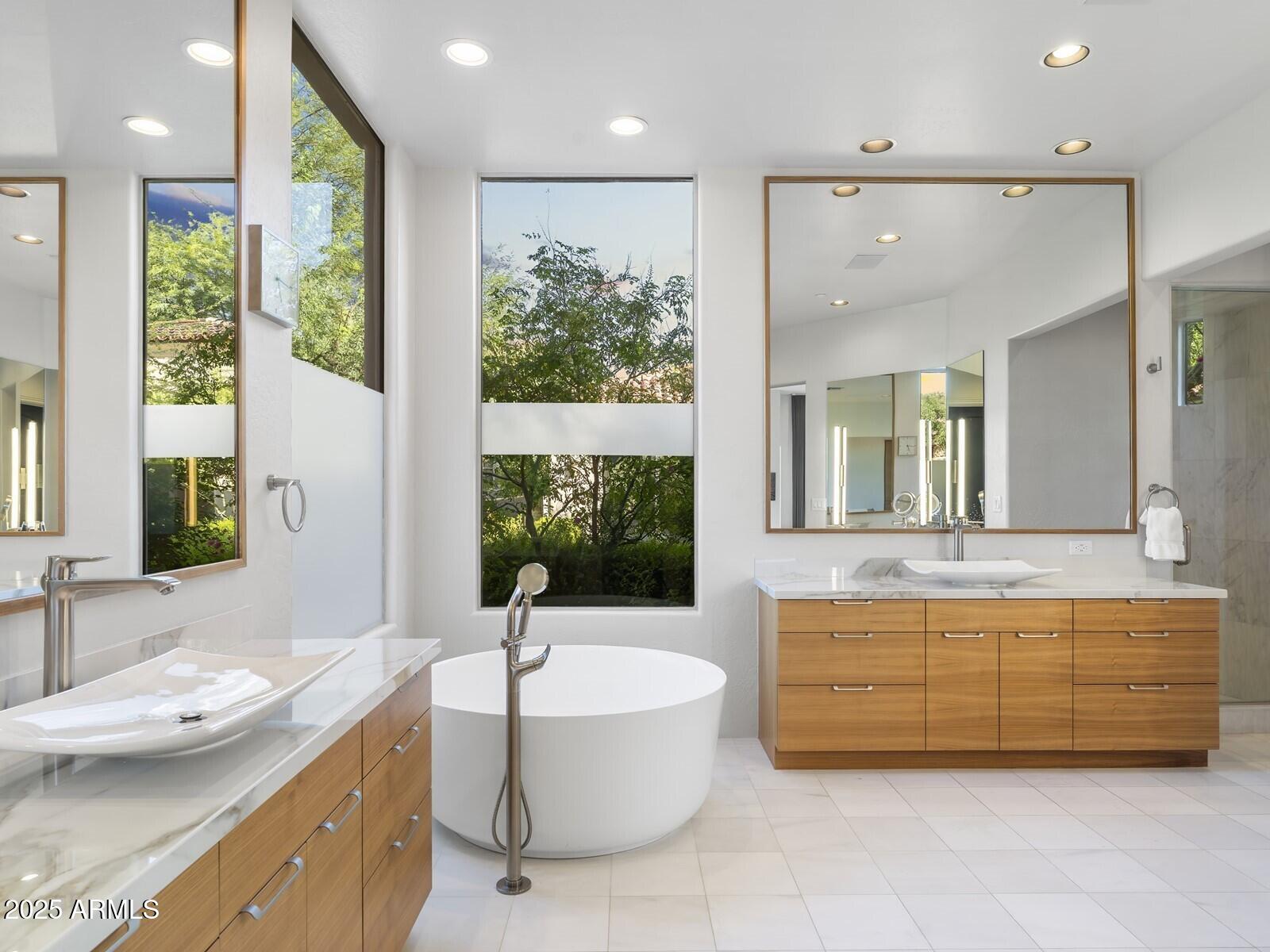 9290 E THOMPSON PEAK Parkway, 142