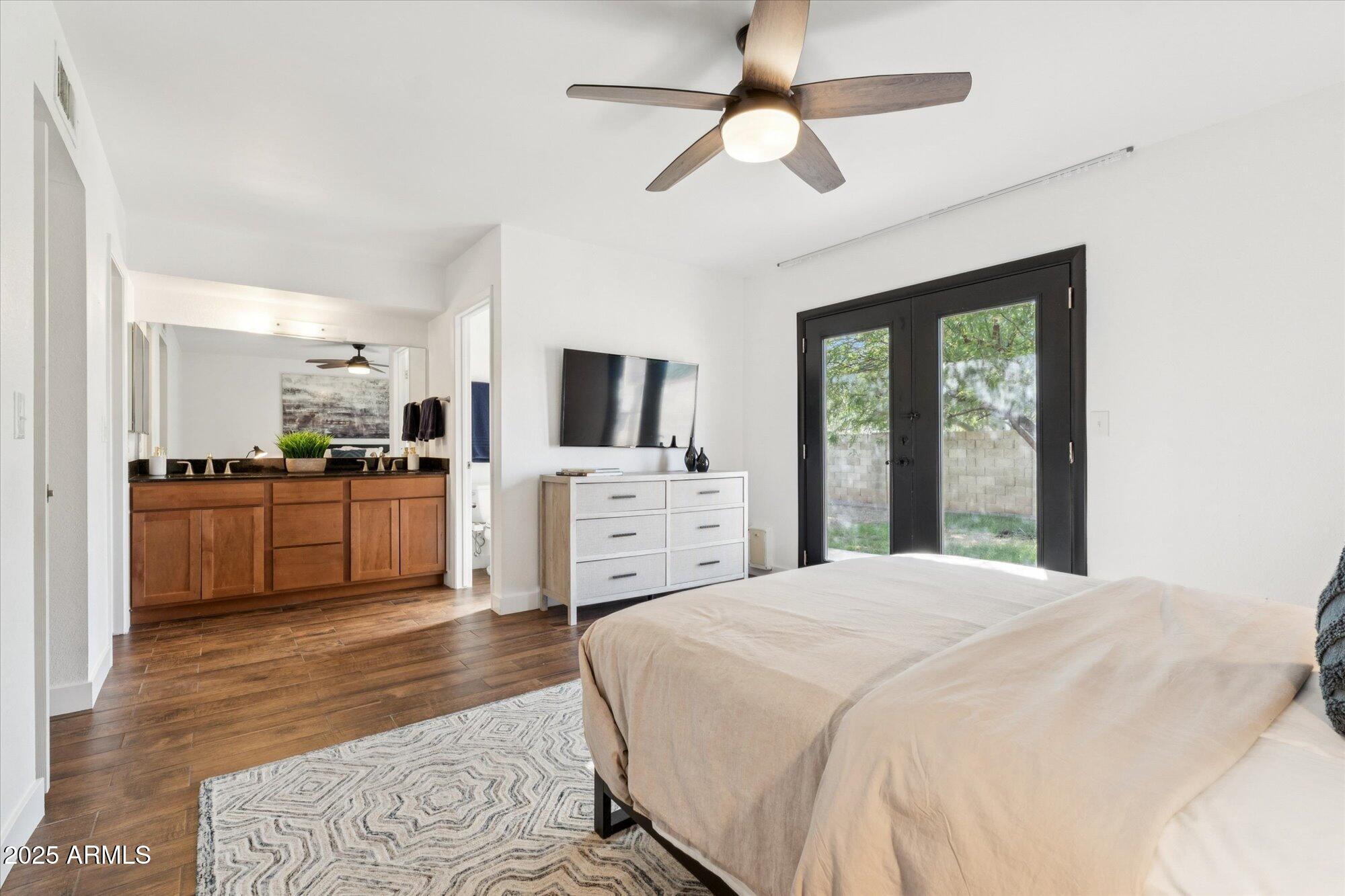 1836 S ROGERS Circle