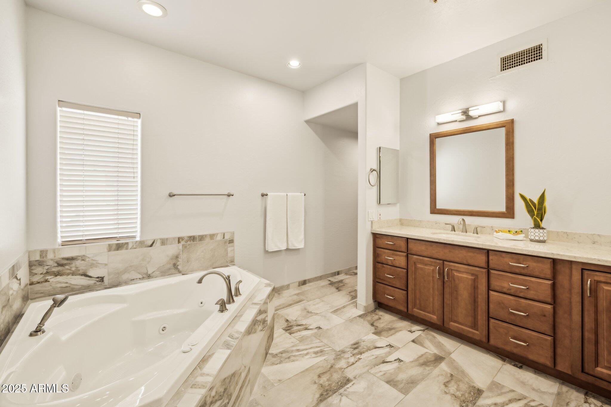 11488 E BELLA VISTA Drive