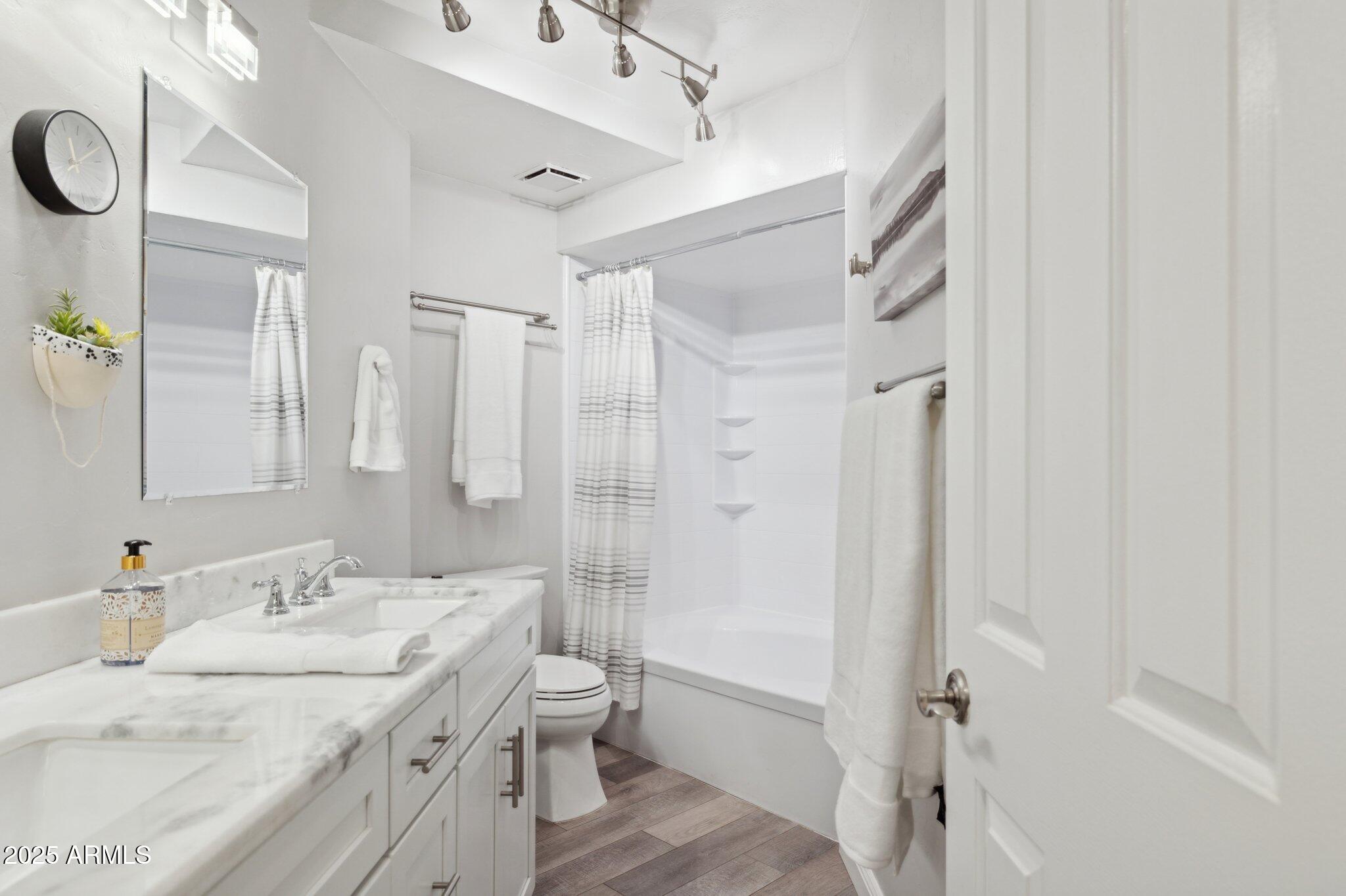 5104 N 32ND Street, 218