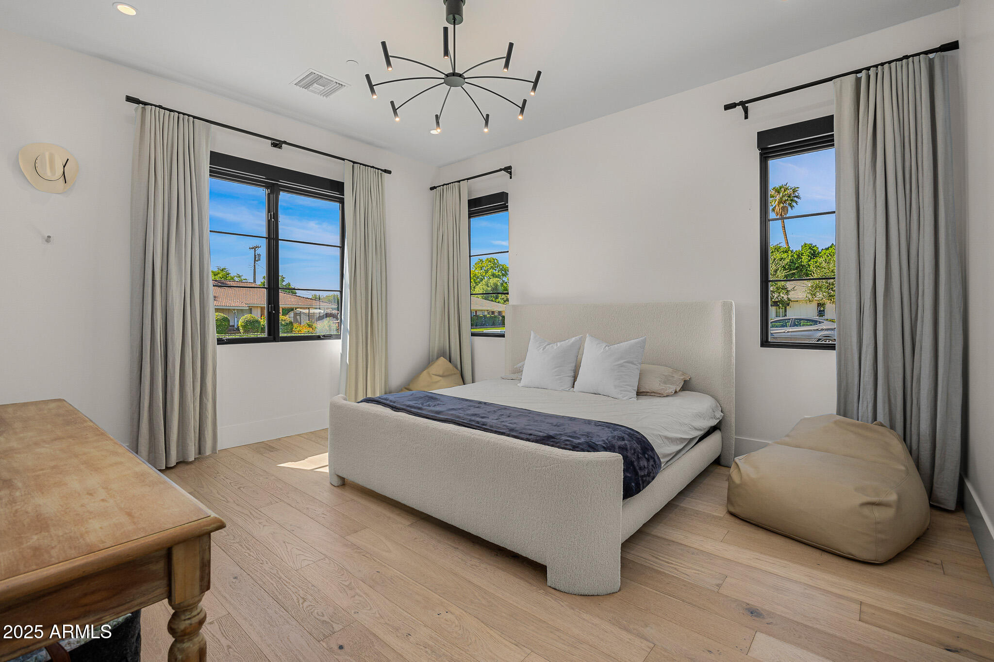 6238 E CALLE ROSA, -