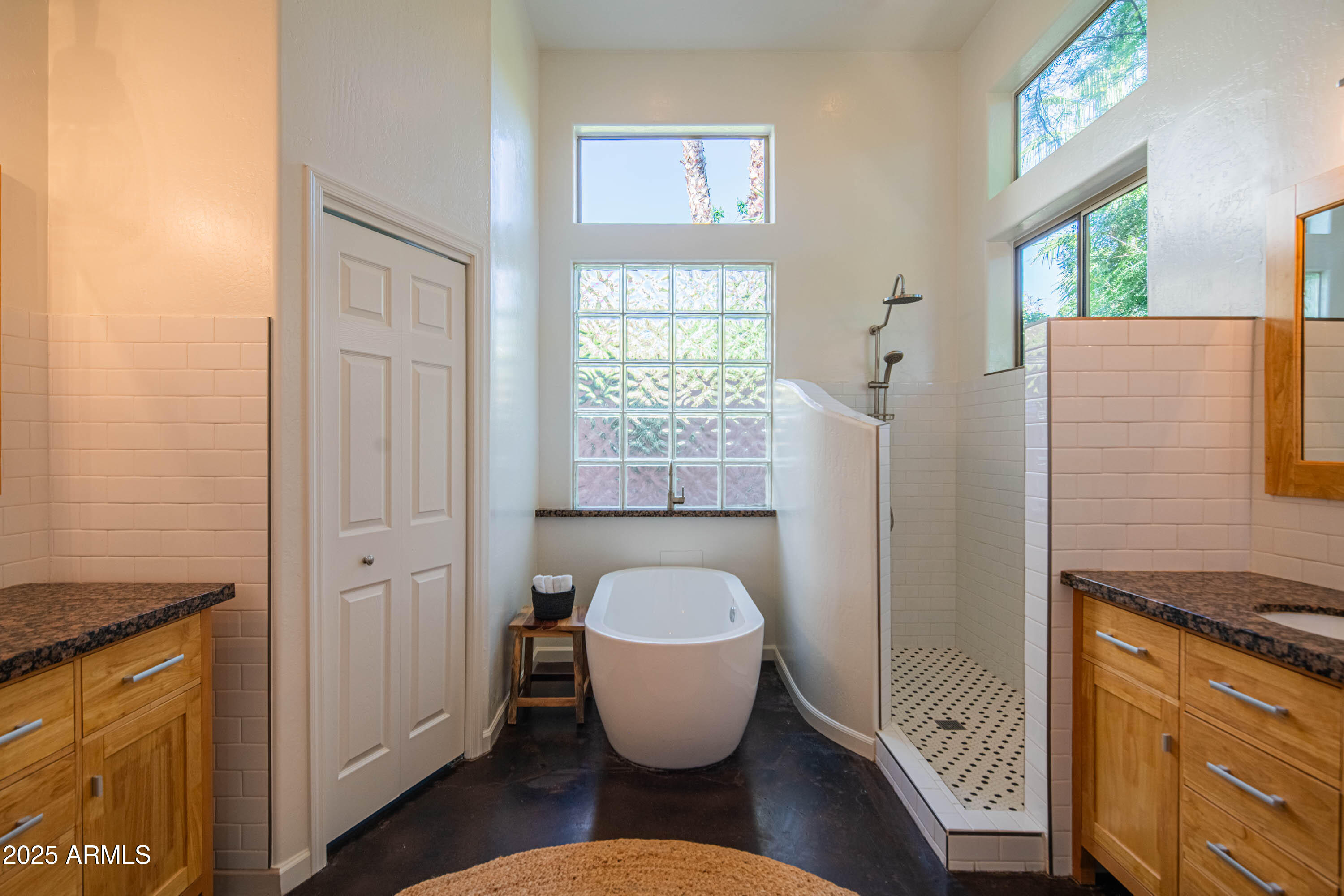 6034 E ANDERSON Drive