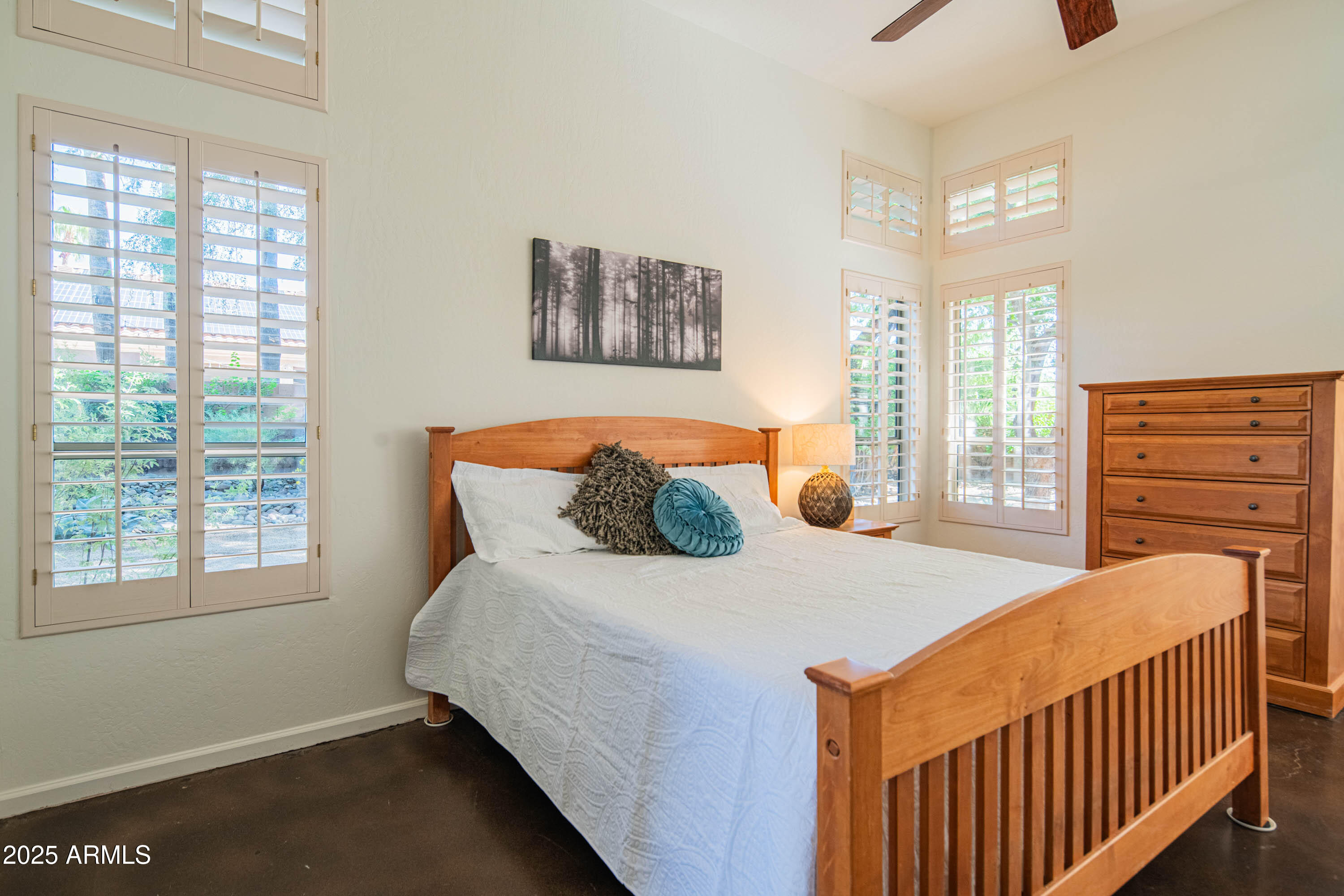 6034 E ANDERSON Drive