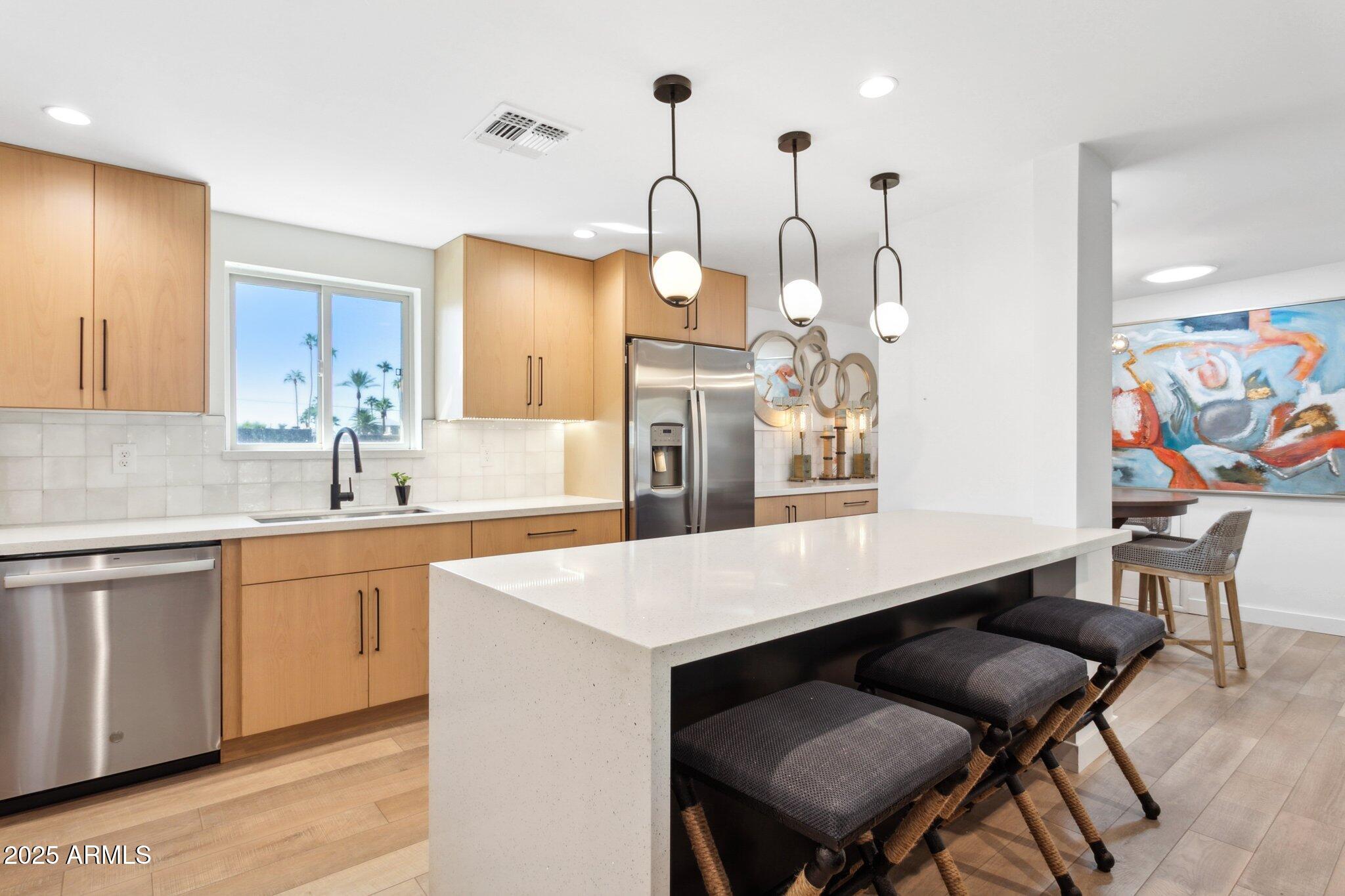 6824 E 2ND Street, 215