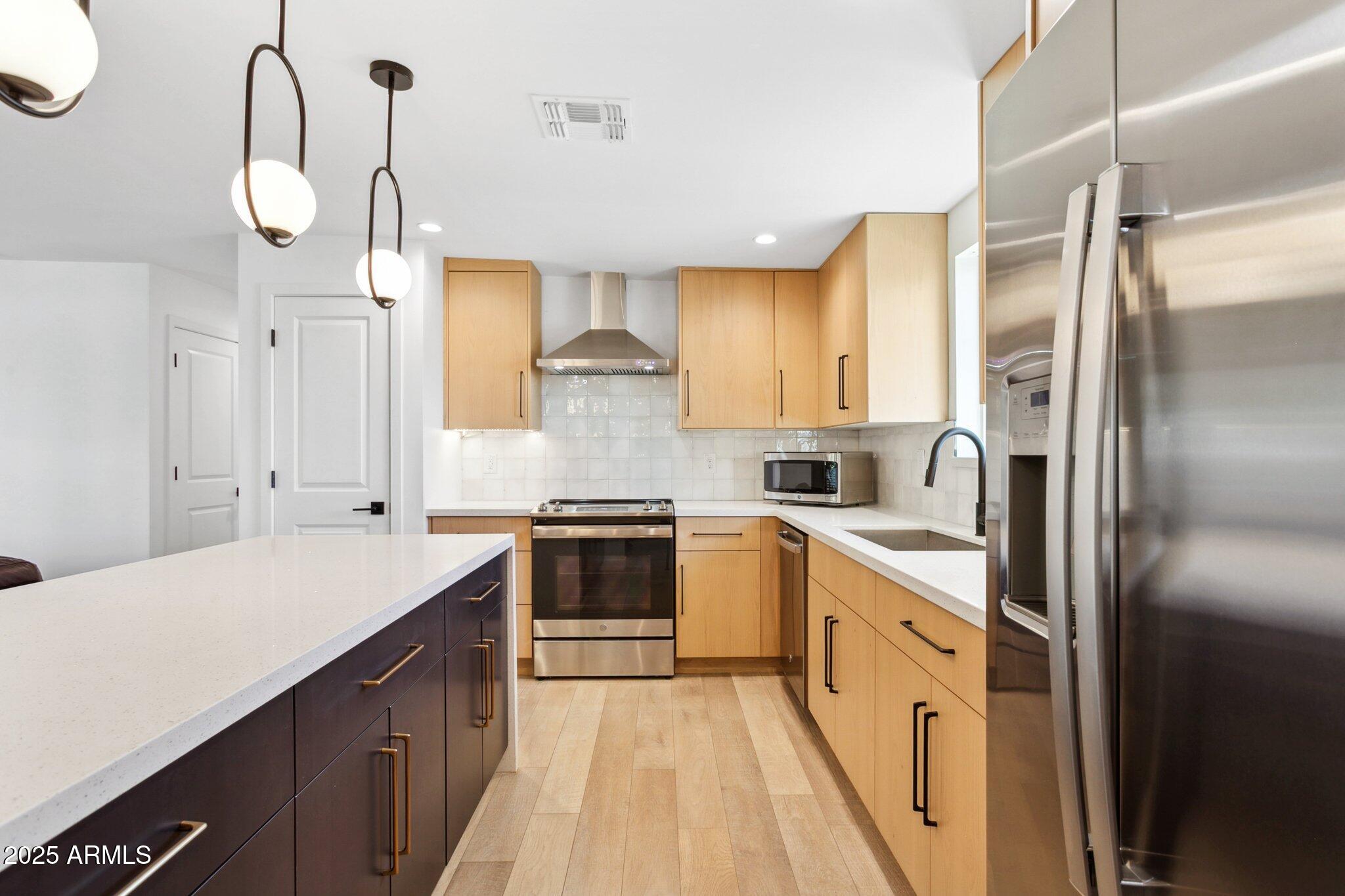 6824 E 2ND Street, 215