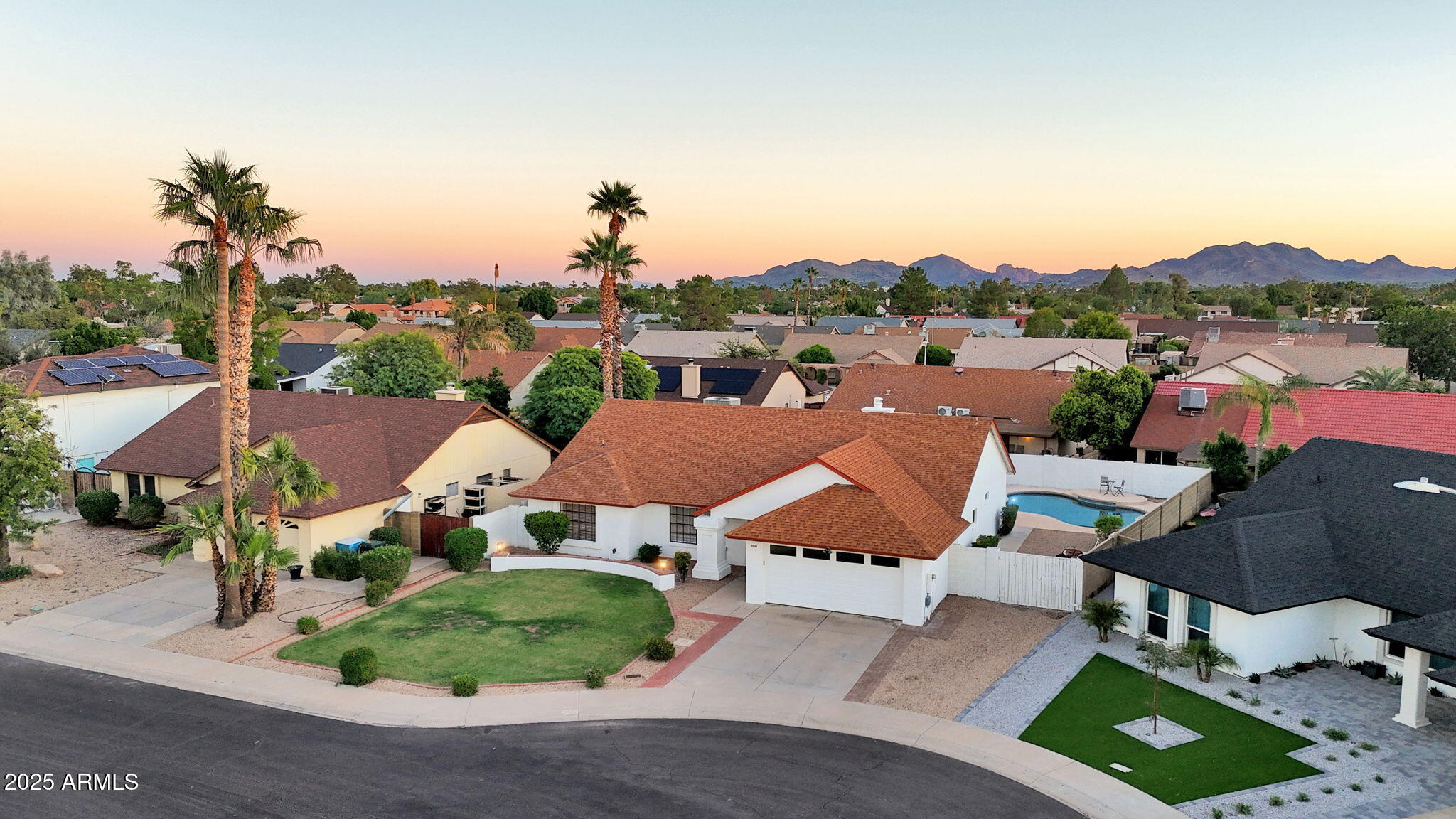 4307 E GREENWAY Lane